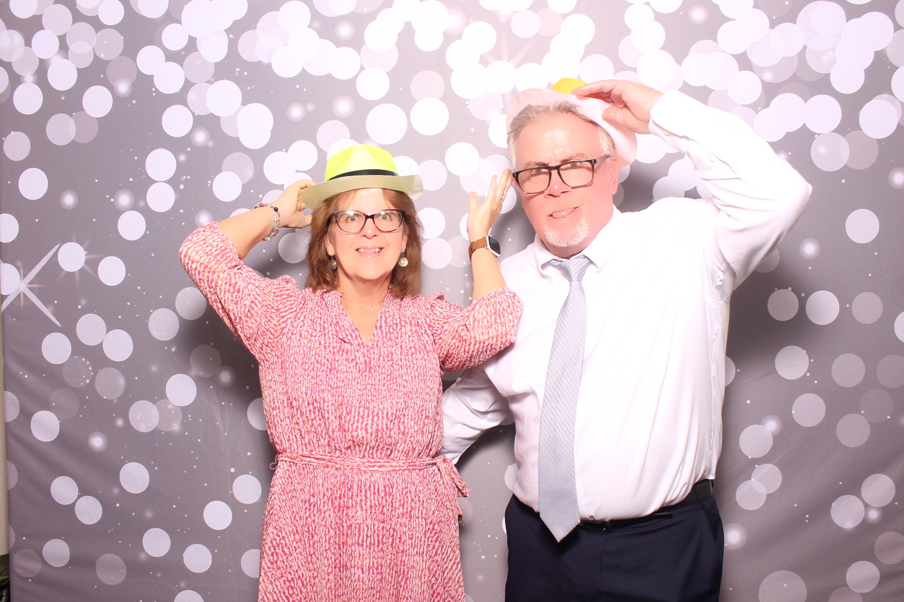 Kari & Randy Reception | View more photos from the event at gallery.photoboothcincy.com/u/PhotoBoothCincy/Kari-Randy-Reception