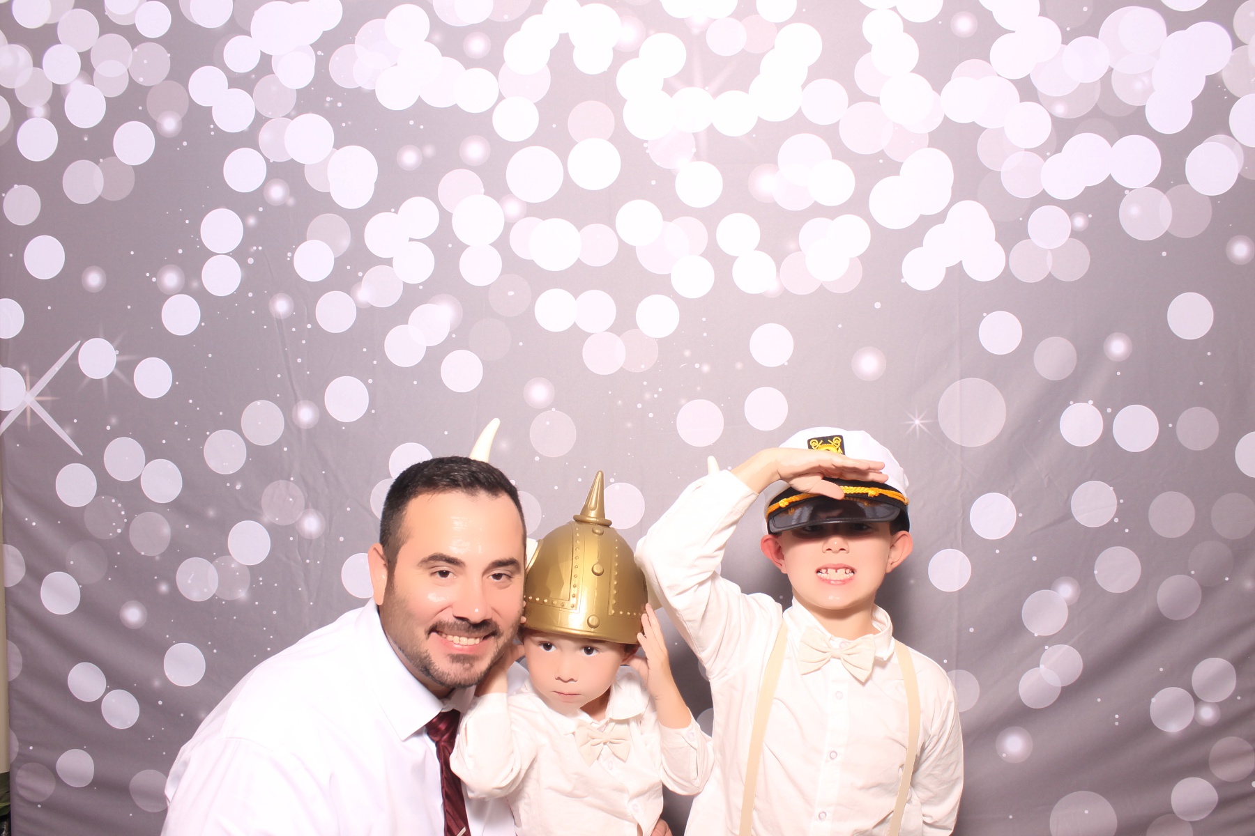 Kari & Randy Reception | View more photos from the event at gallery.photoboothcincy.com/u/PhotoBoothCincy/Kari-Randy-Reception