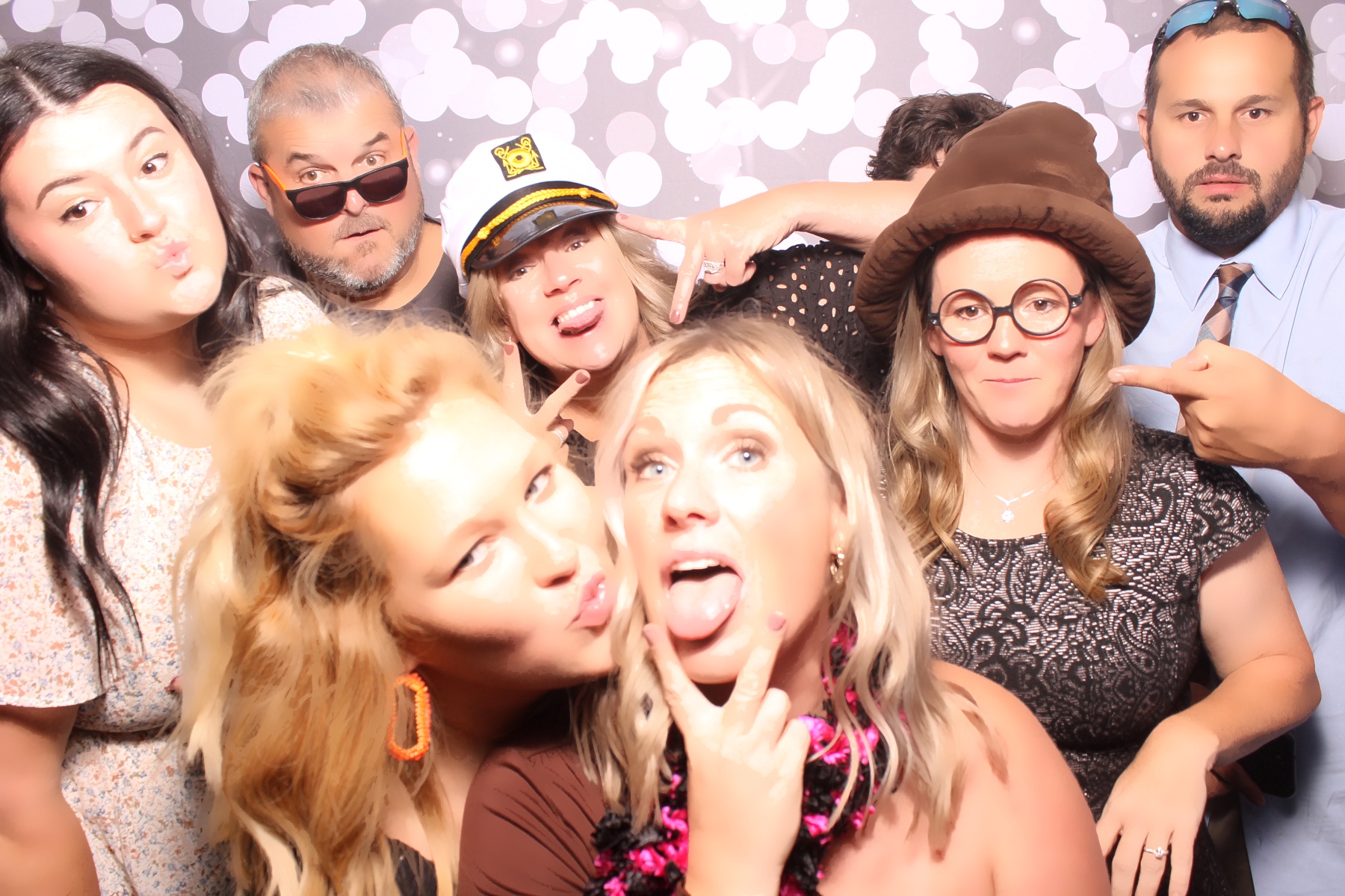Kari & Randy Reception | View more photos from the event at gallery.photoboothcincy.com/u/PhotoBoothCincy/Kari-Randy-Reception