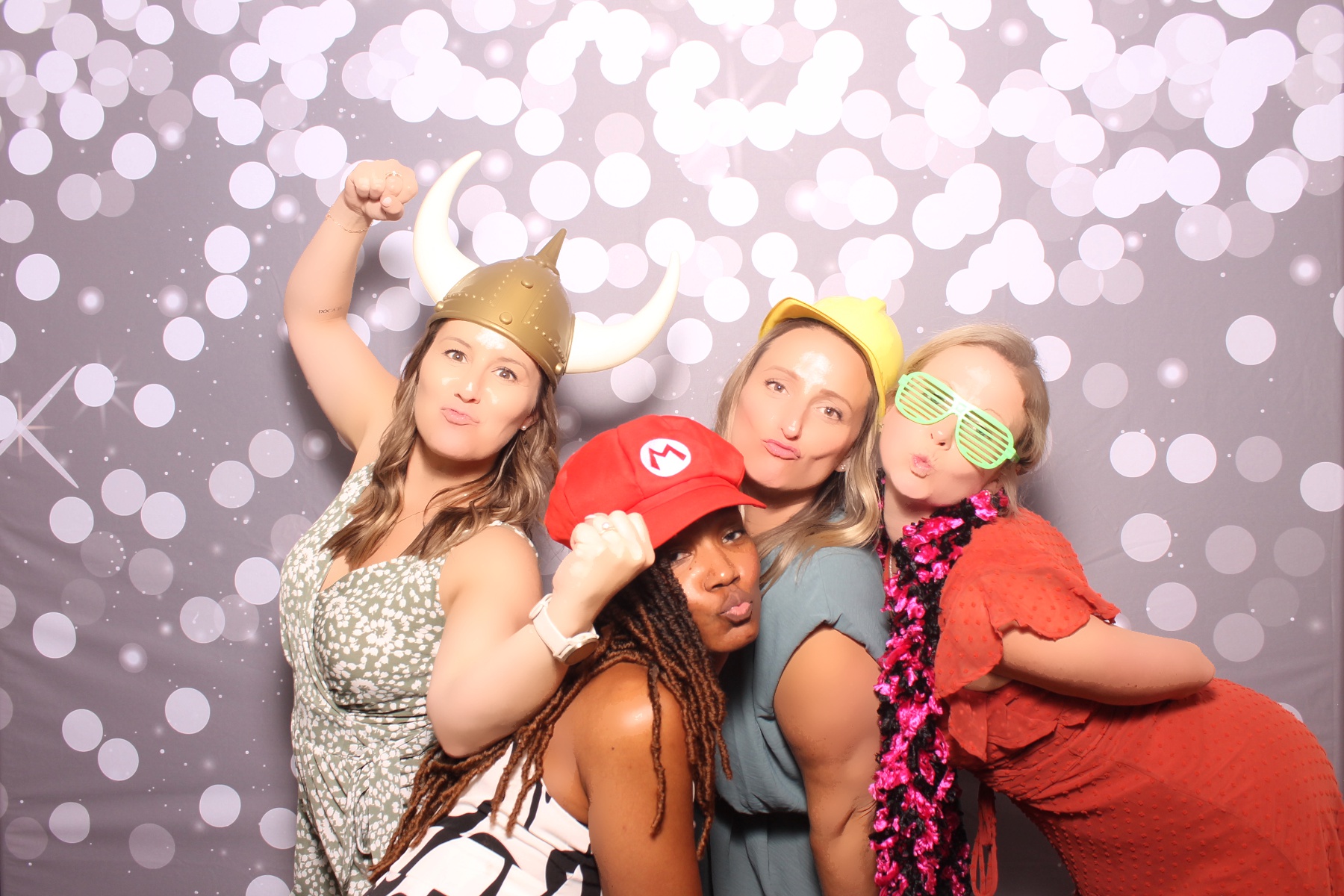 Kari & Randy Reception | View more photos from the event at gallery.photoboothcincy.com/u/PhotoBoothCincy/Kari-Randy-Reception