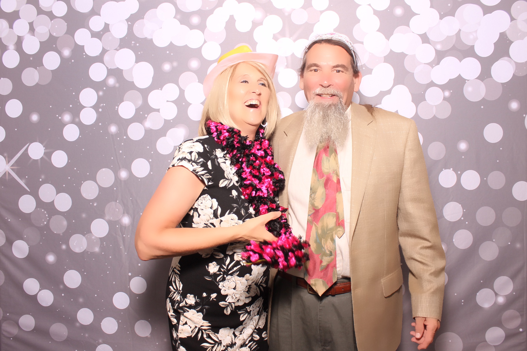 Kari & Randy Reception | View more photos from the event at gallery.photoboothcincy.com/u/PhotoBoothCincy/Kari-Randy-Reception