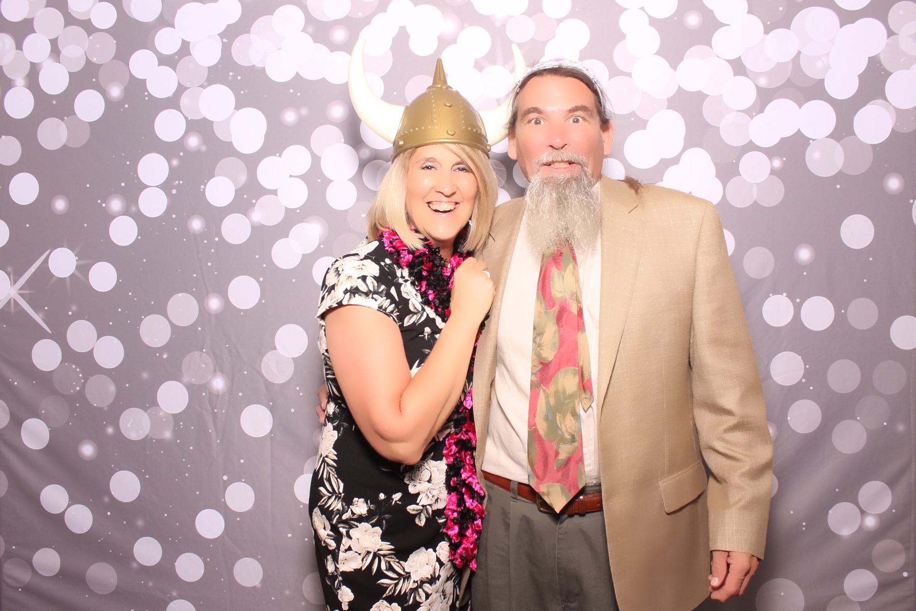 Kari & Randy Reception | View more photos from the event at gallery.photoboothcincy.com/u/PhotoBoothCincy/Kari-Randy-Reception