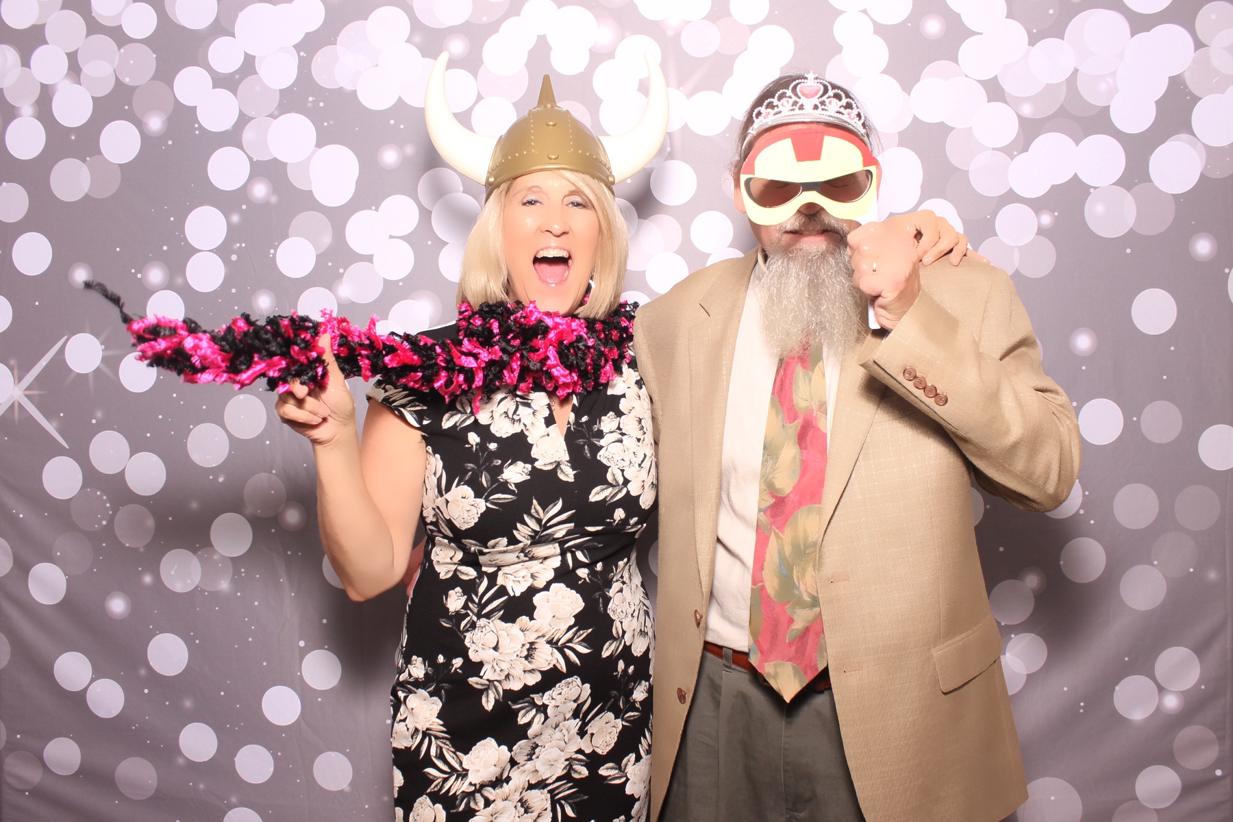 Kari & Randy Reception | View more photos from the event at gallery.photoboothcincy.com/u/PhotoBoothCincy/Kari-Randy-Reception