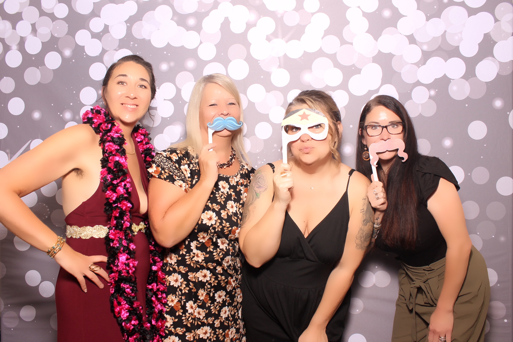 Kari & Randy Reception | View more photos from the event at gallery.photoboothcincy.com/u/PhotoBoothCincy/Kari-Randy-Reception