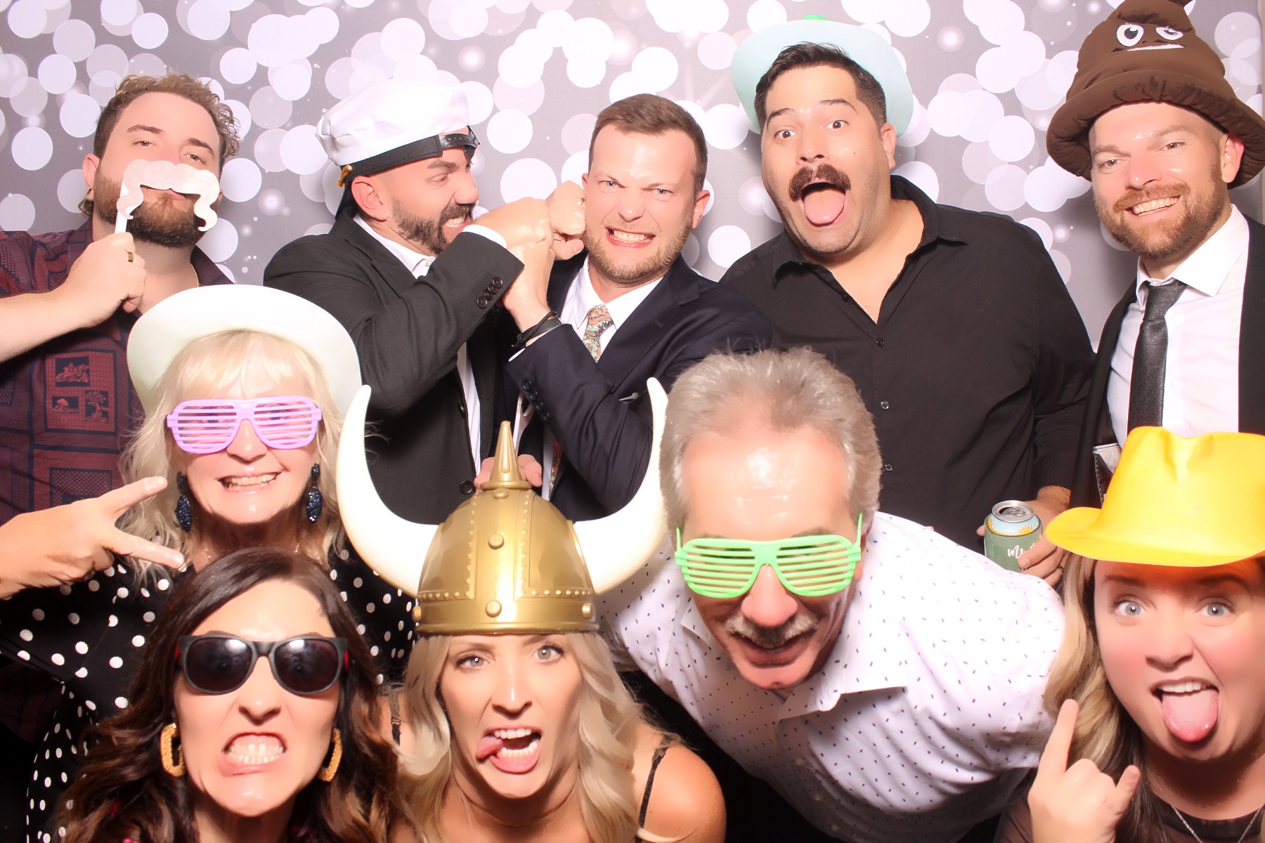 Kari & Randy Reception | View more photos from the event at gallery.photoboothcincy.com/u/PhotoBoothCincy/Kari-Randy-Reception