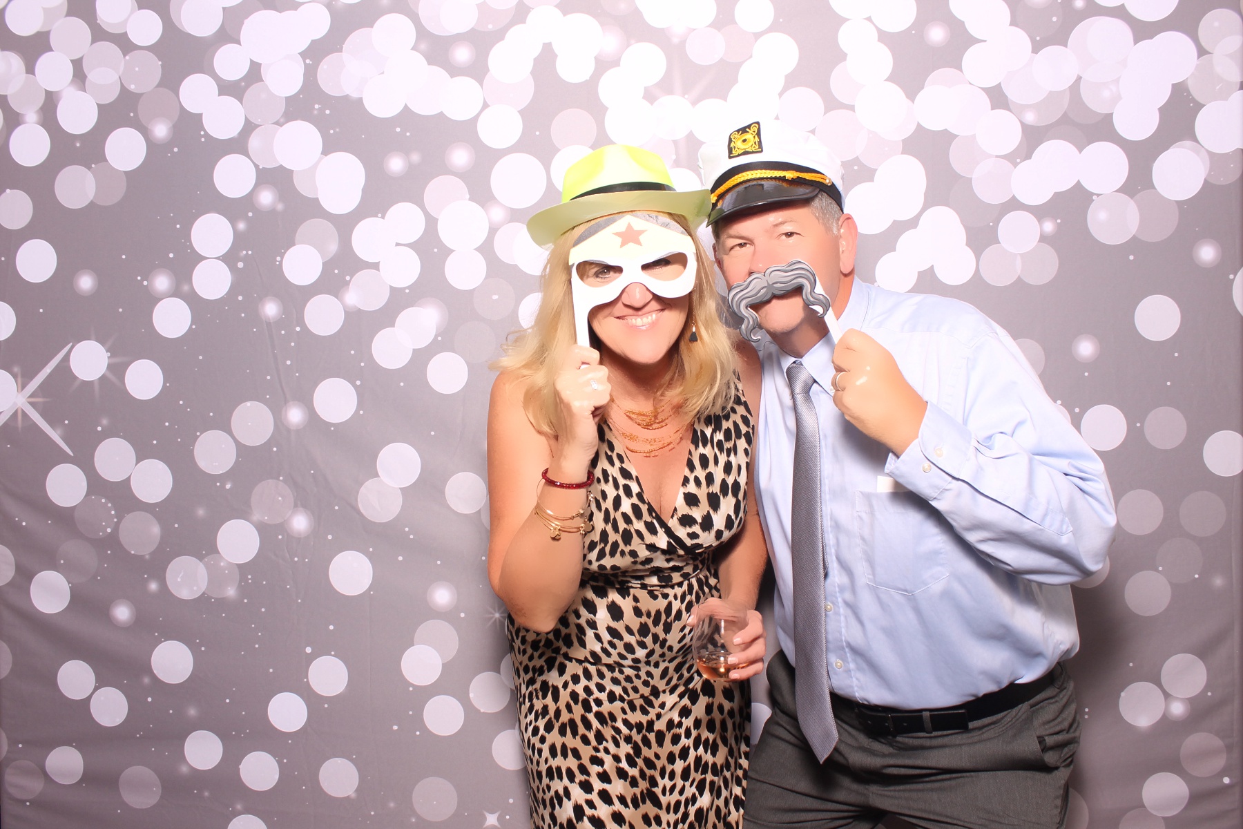 Kari & Randy Reception | View more photos from the event at gallery.photoboothcincy.com/u/PhotoBoothCincy/Kari-Randy-Reception