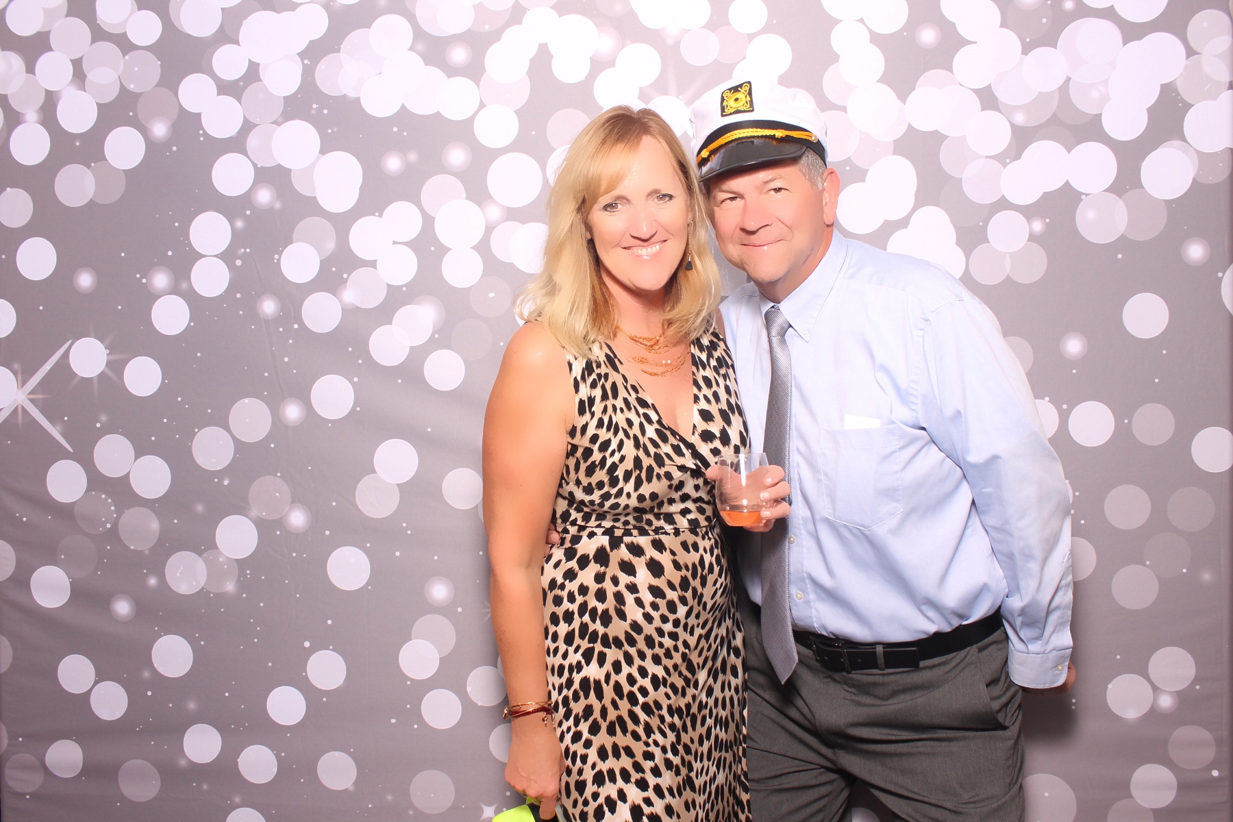 Kari & Randy Reception | View more photos from the event at gallery.photoboothcincy.com/u/PhotoBoothCincy/Kari-Randy-Reception