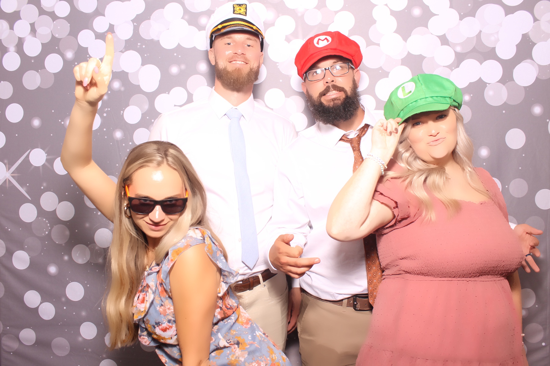 Kari & Randy Reception | View more photos from the event at gallery.photoboothcincy.com/u/PhotoBoothCincy/Kari-Randy-Reception