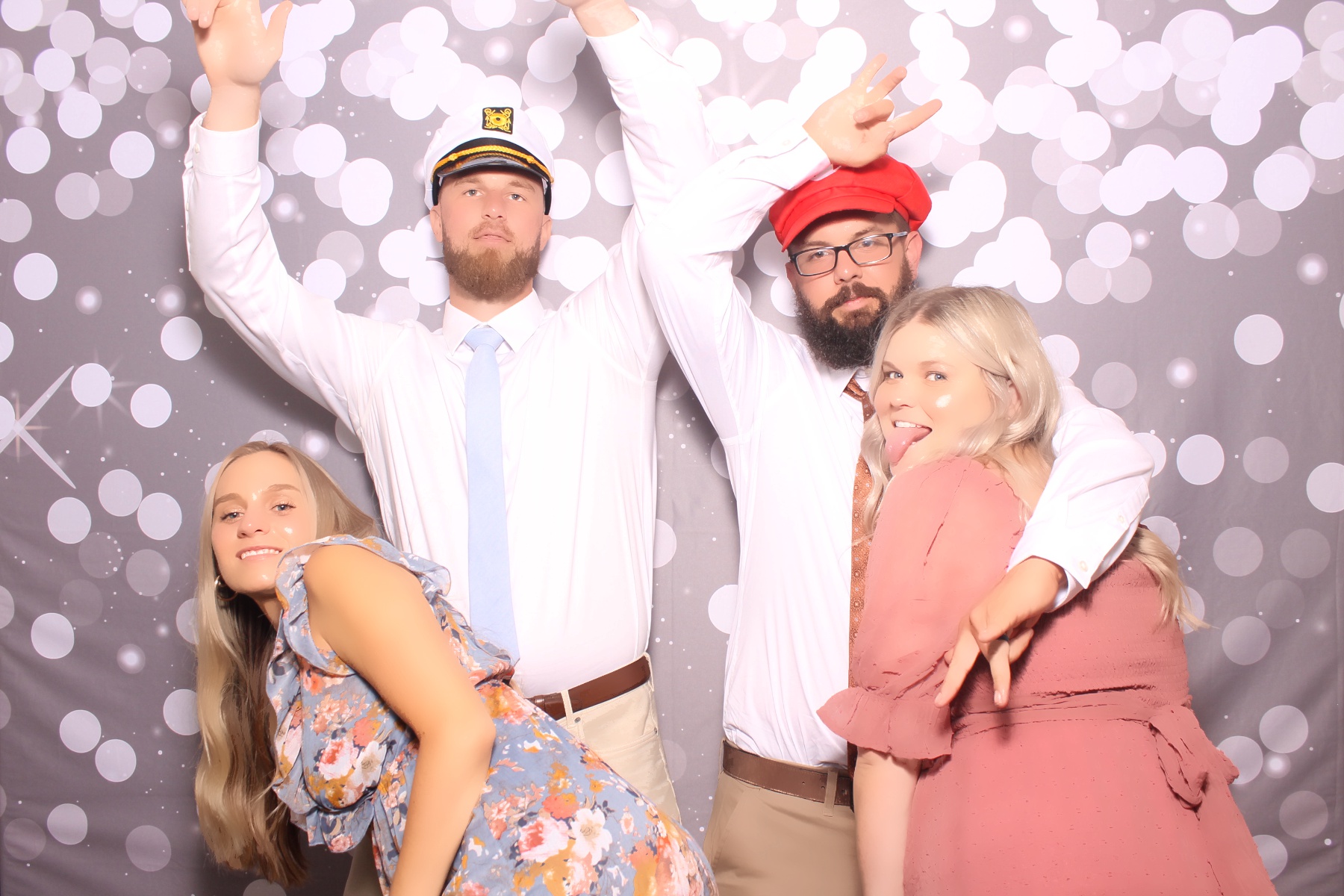 Kari & Randy Reception | View more photos from the event at gallery.photoboothcincy.com/u/PhotoBoothCincy/Kari-Randy-Reception