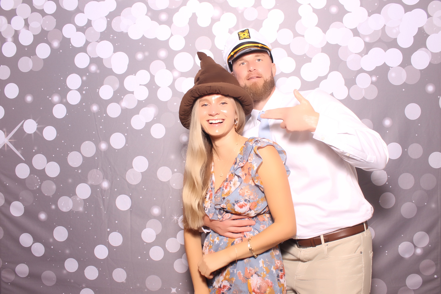 Kari & Randy Reception | View more photos from the event at gallery.photoboothcincy.com/u/PhotoBoothCincy/Kari-Randy-Reception
