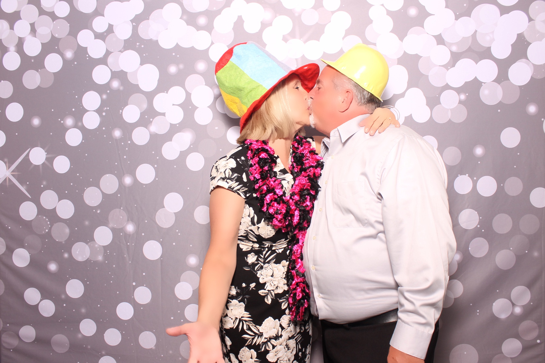 Kari & Randy Reception | View more photos from the event at gallery.photoboothcincy.com/u/PhotoBoothCincy/Kari-Randy-Reception