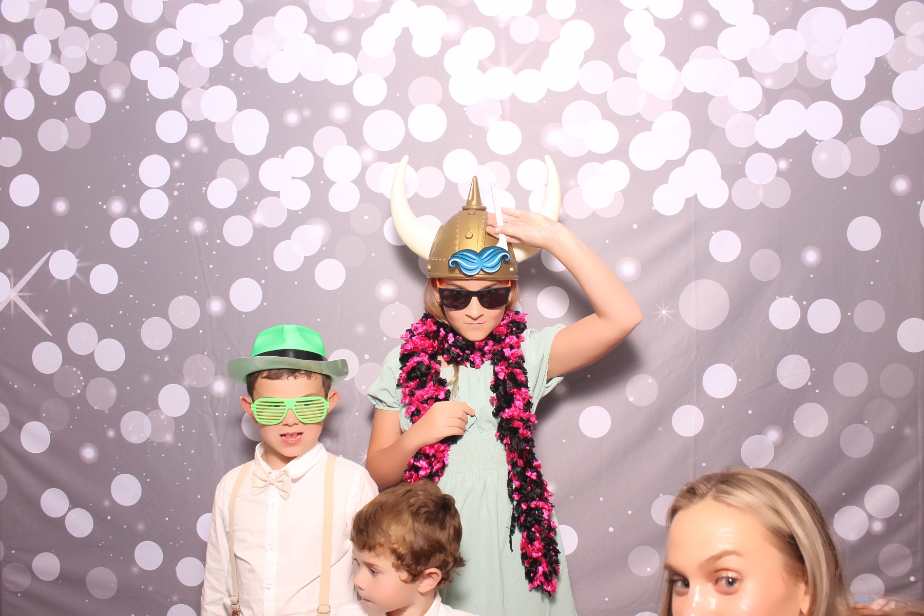 Kari & Randy Reception | View more photos from the event at gallery.photoboothcincy.com/u/PhotoBoothCincy/Kari-Randy-Reception