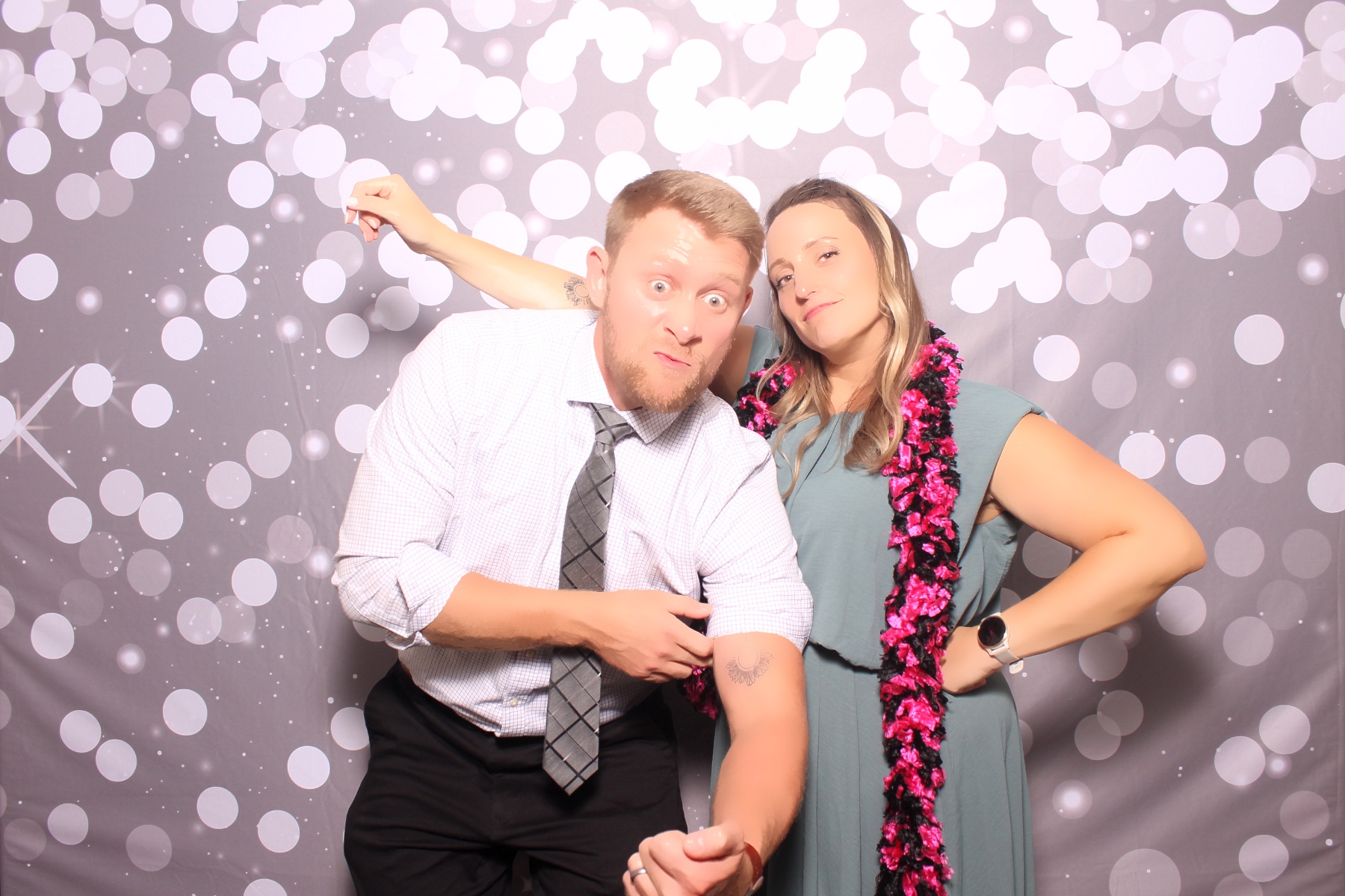 Kari & Randy Reception | View more photos from the event at gallery.photoboothcincy.com/u/PhotoBoothCincy/Kari-Randy-Reception