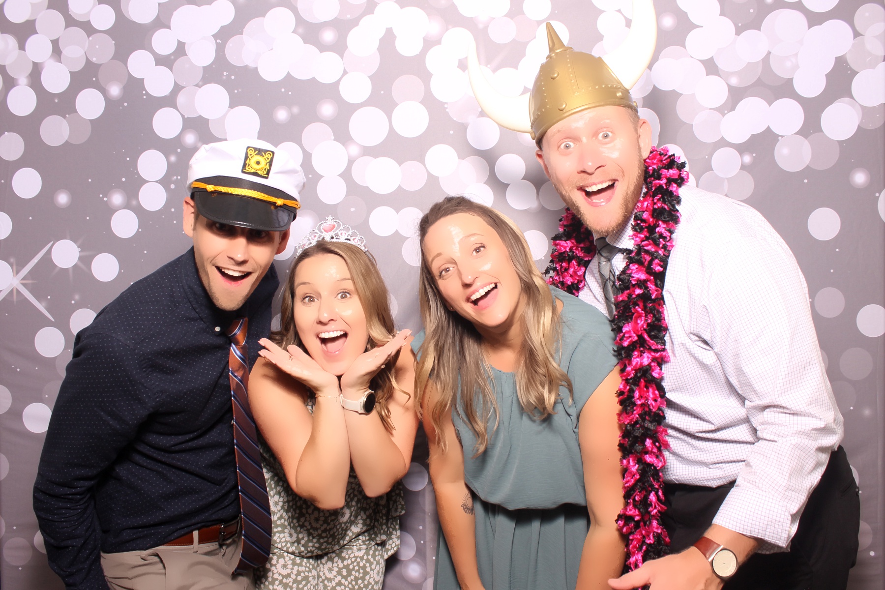 Kari & Randy Reception | View more photos from the event at gallery.photoboothcincy.com/u/PhotoBoothCincy/Kari-Randy-Reception