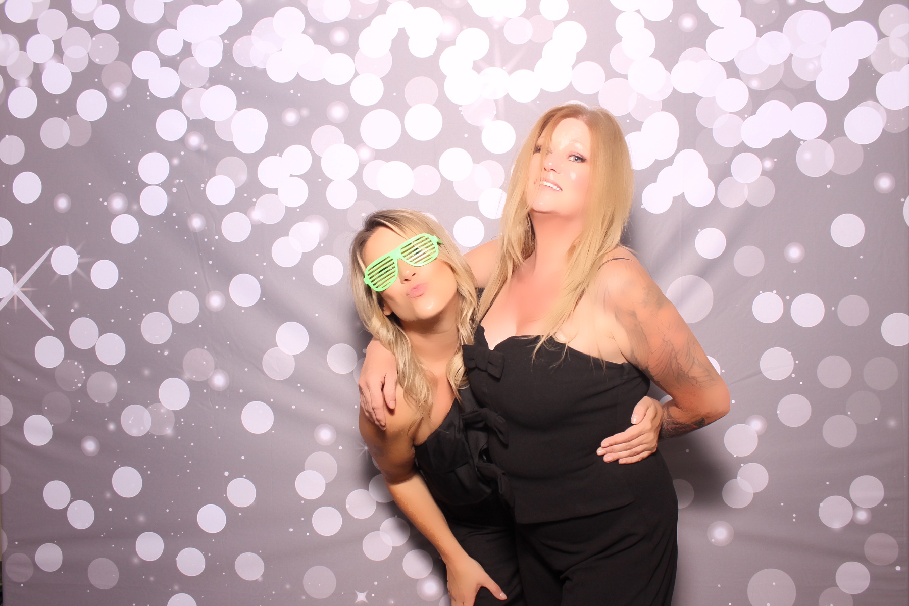 Kari & Randy Reception | View more photos from the event at gallery.photoboothcincy.com/u/PhotoBoothCincy/Kari-Randy-Reception