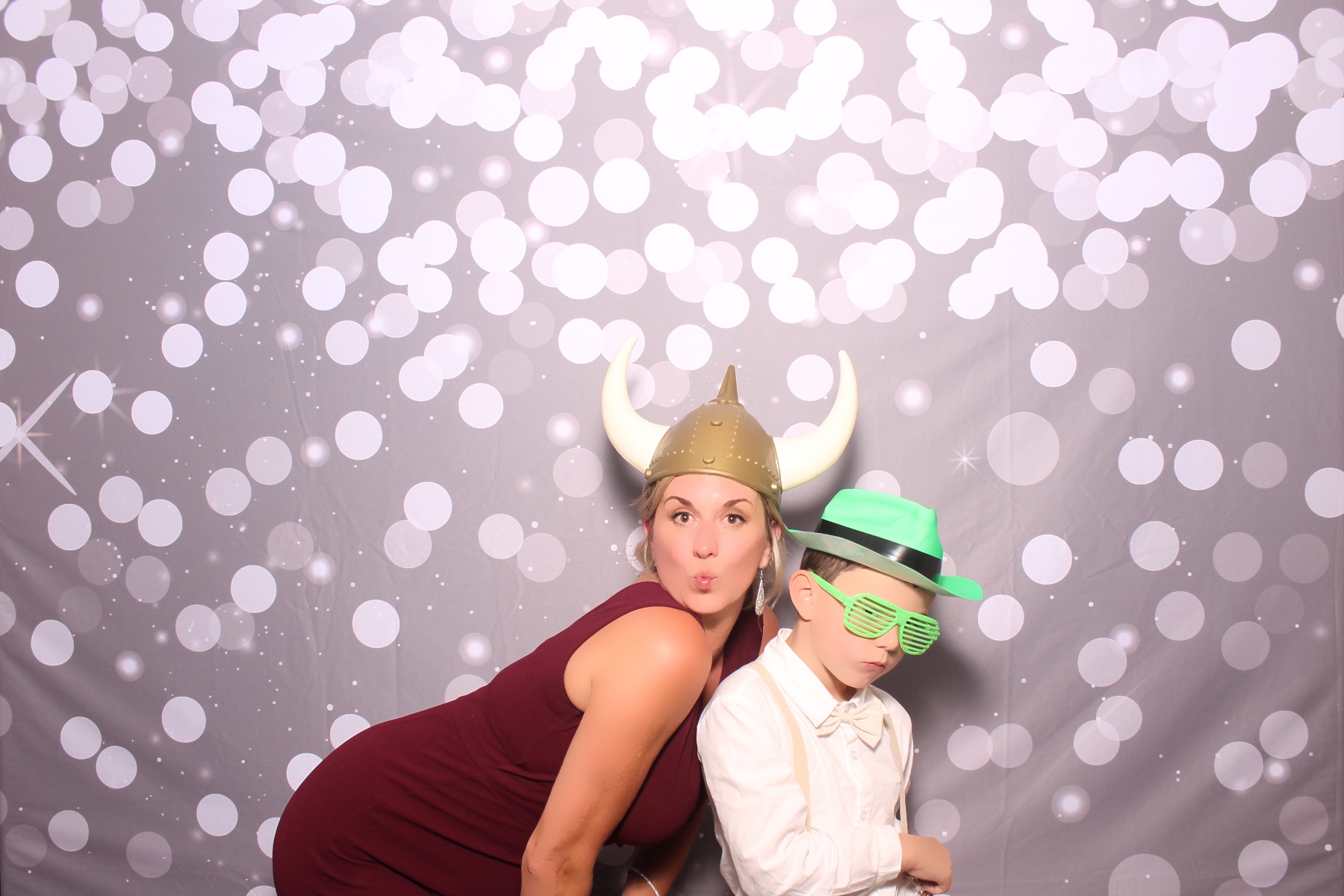 Kari & Randy Reception | View more photos from the event at gallery.photoboothcincy.com/u/PhotoBoothCincy/Kari-Randy-Reception