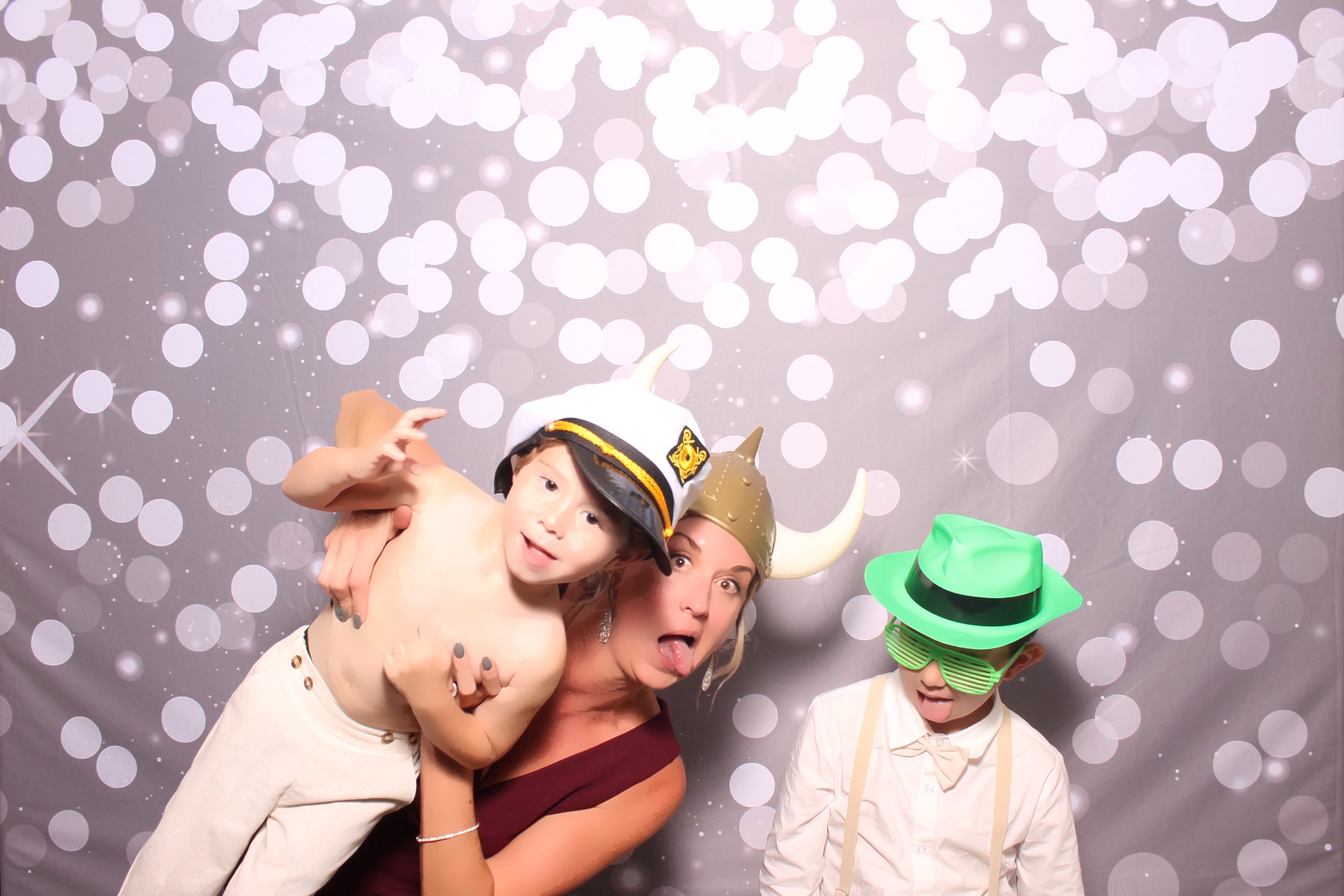 Kari & Randy Reception | View more photos from the event at gallery.photoboothcincy.com/u/PhotoBoothCincy/Kari-Randy-Reception