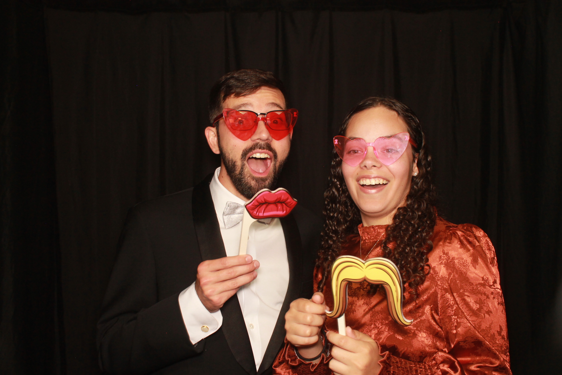Katherine Mullins & Matthew Perkins | View more photos from the event at gallery.photoboothcincy.com/u/PhotoBoothCincy/Katherine-Mullins-Matthew-Perkins