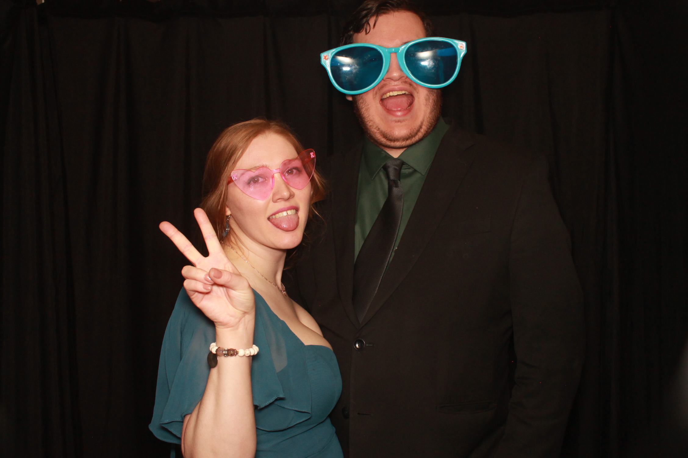 Katherine Mullins & Matthew Perkins | View more photos from the event at gallery.photoboothcincy.com/u/PhotoBoothCincy/Katherine-Mullins-Matthew-Perkins