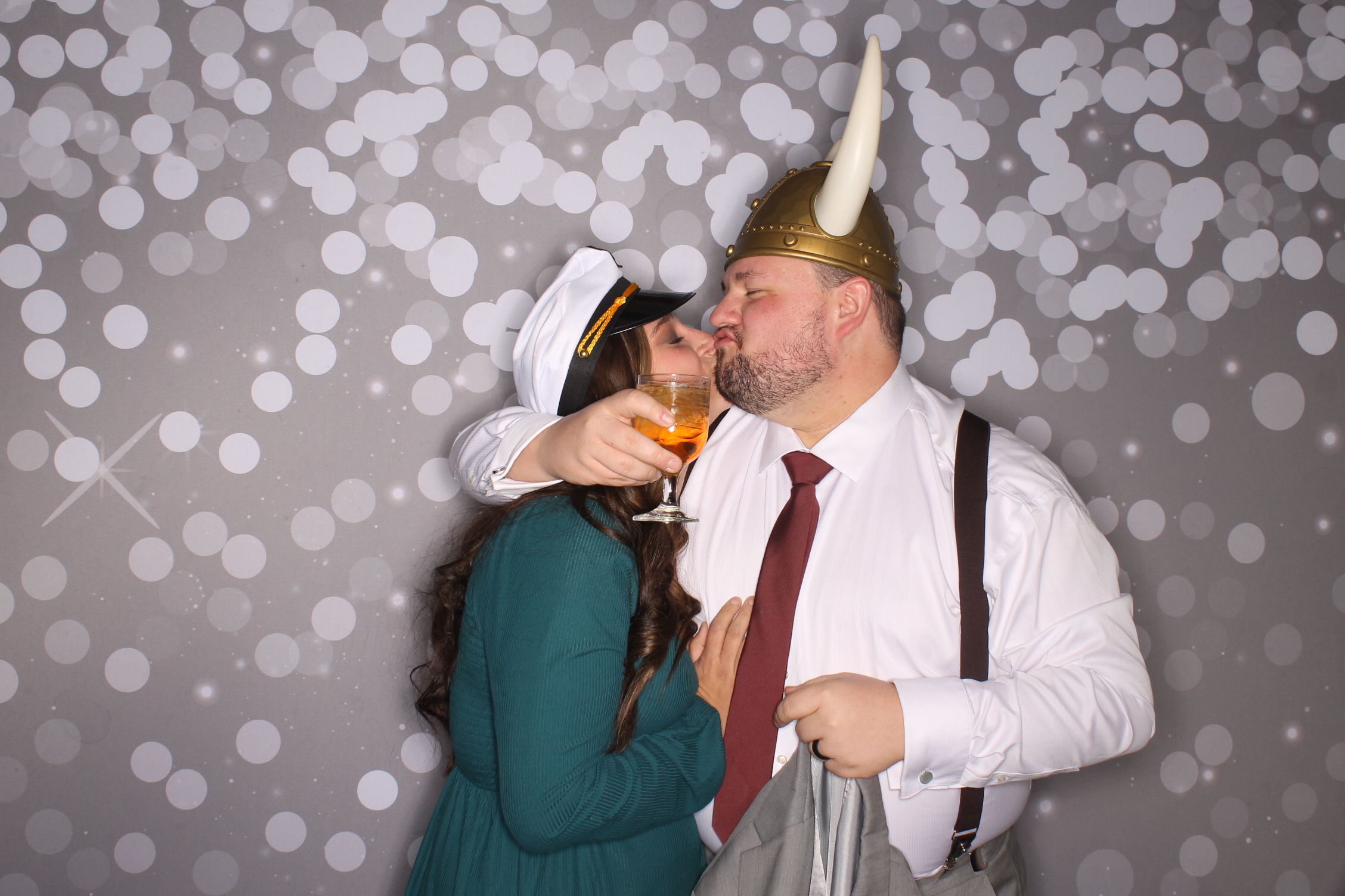 Katie & Kyle | View more photos from the event at gallery.photoboothcincy.com/u/PhotoBoothCincy/Katie-Kyle