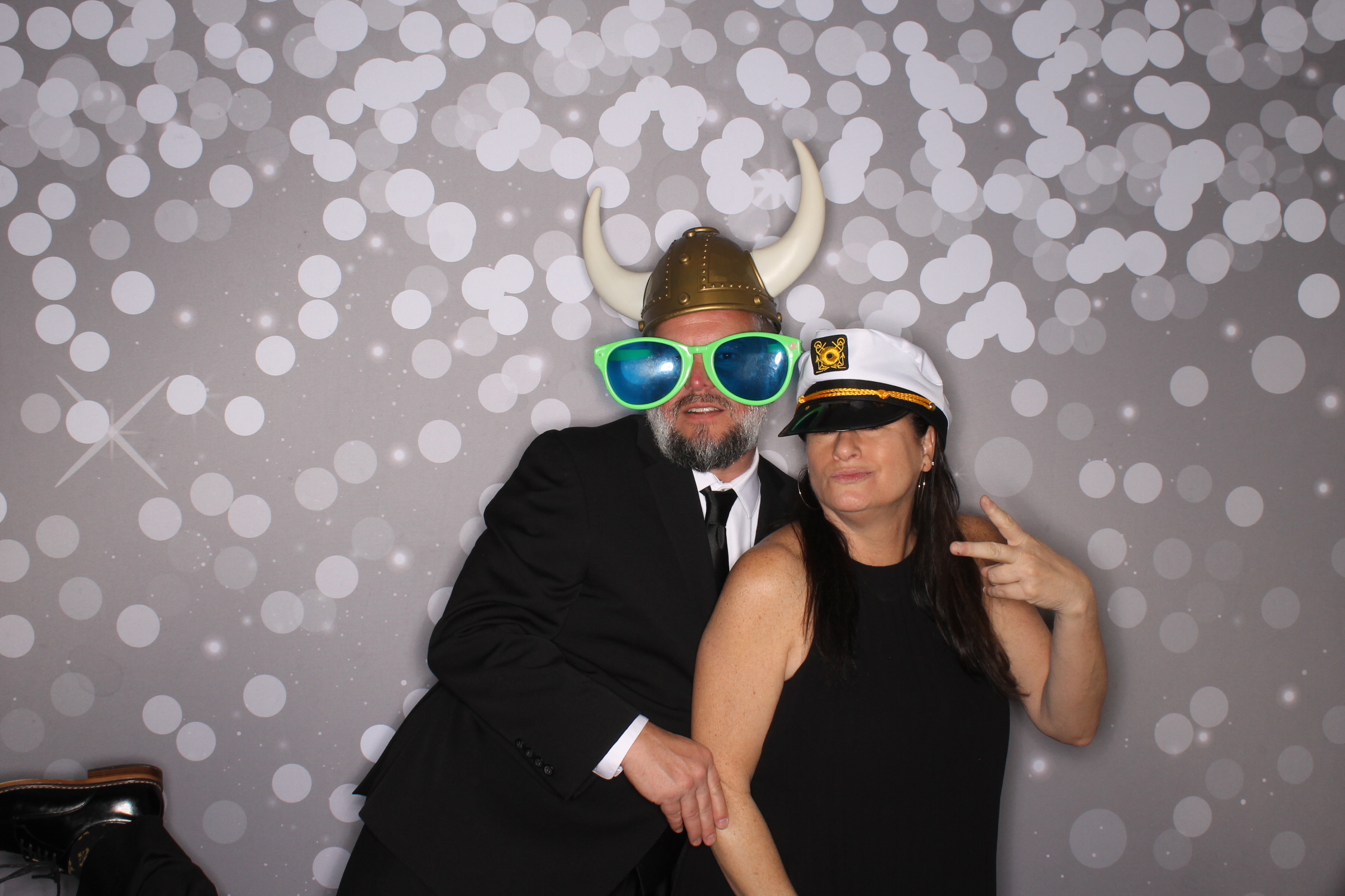 Katie & Kyle | View more photos from the event at gallery.photoboothcincy.com/u/PhotoBoothCincy/Katie-Kyle