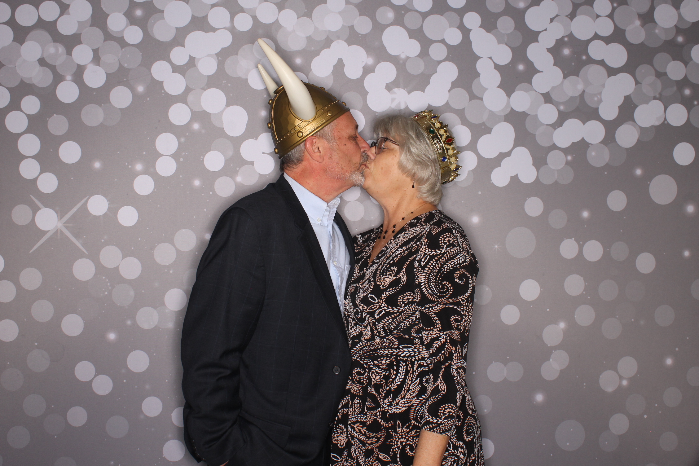Katie & Kyle | View more photos from the event at gallery.photoboothcincy.com/u/PhotoBoothCincy/Katie-Kyle
