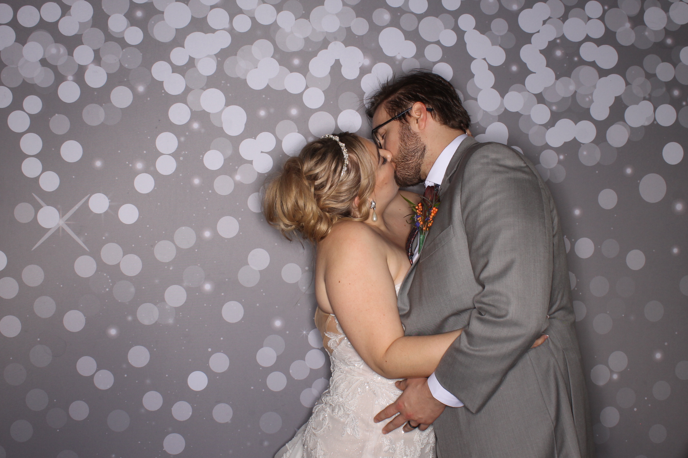 Katie & Kyle | View more photos from the event at gallery.photoboothcincy.com/u/PhotoBoothCincy/Katie-Kyle