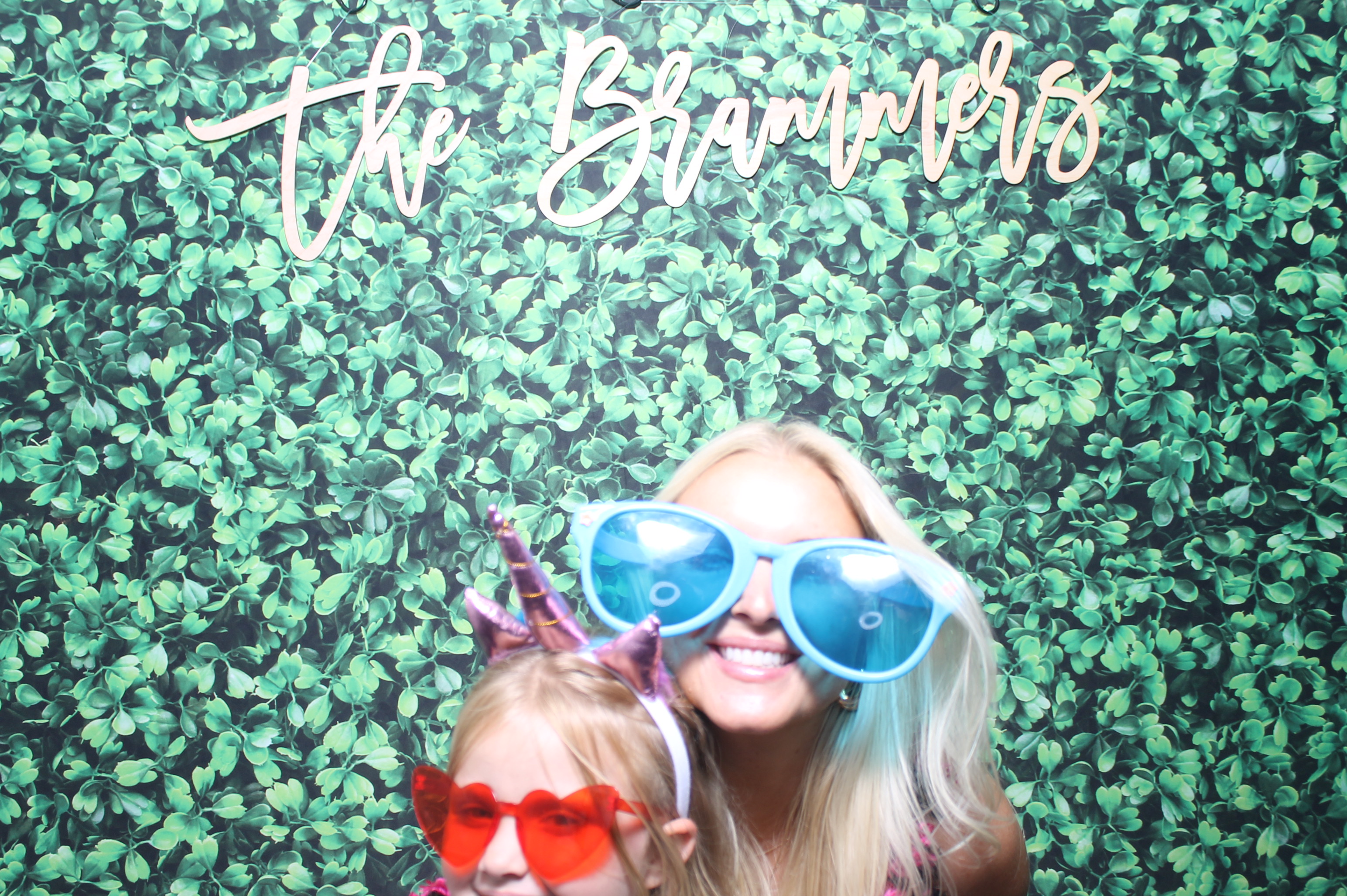 Kelly & Brandon | View more photos from the event at gallery.photoboothcincy.com/u/PhotoBoothCincy/Kelly-Brandon
