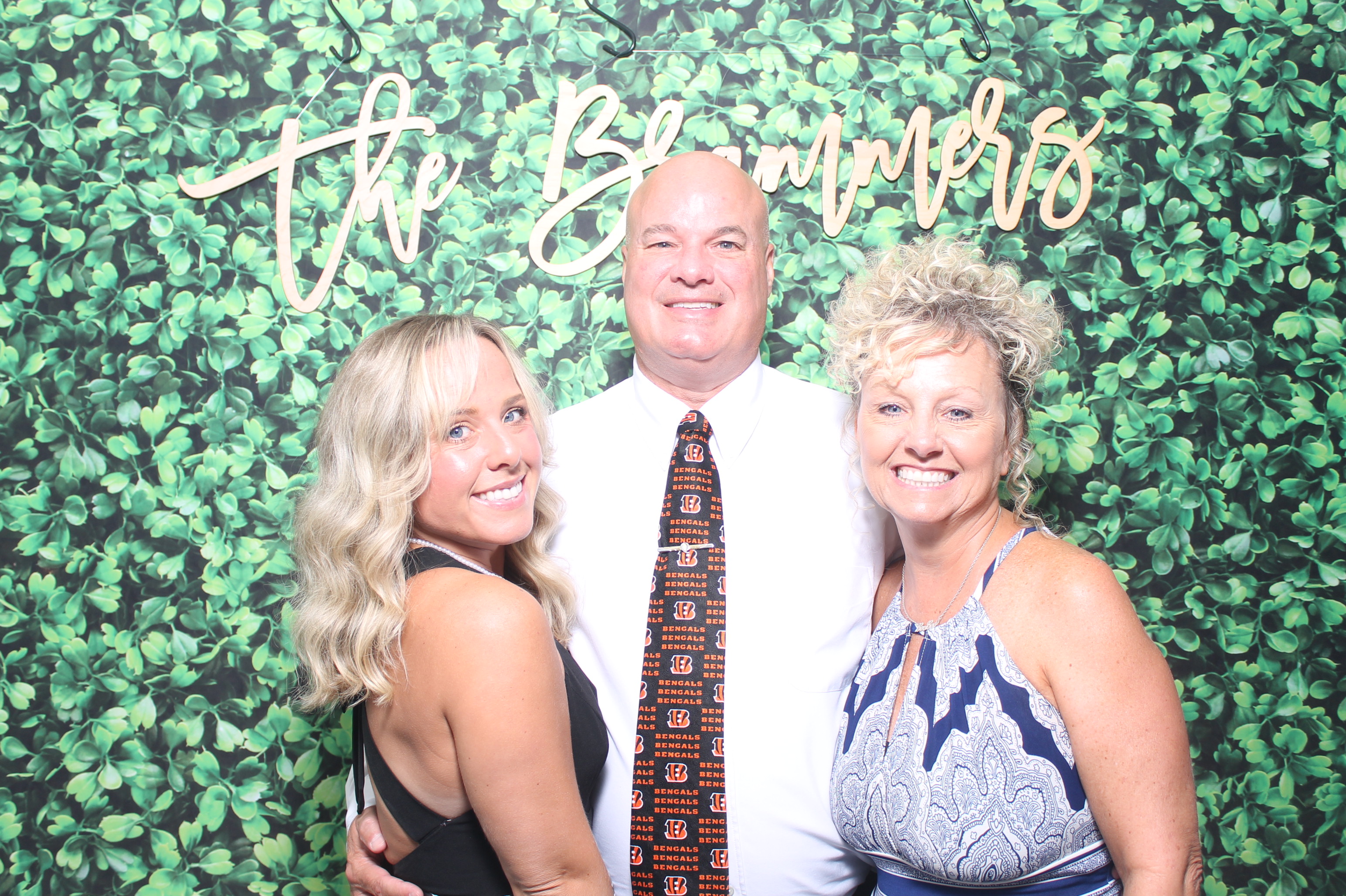 Kelly & Brandon | View more photos from the event at gallery.photoboothcincy.com/u/PhotoBoothCincy/Kelly-Brandon