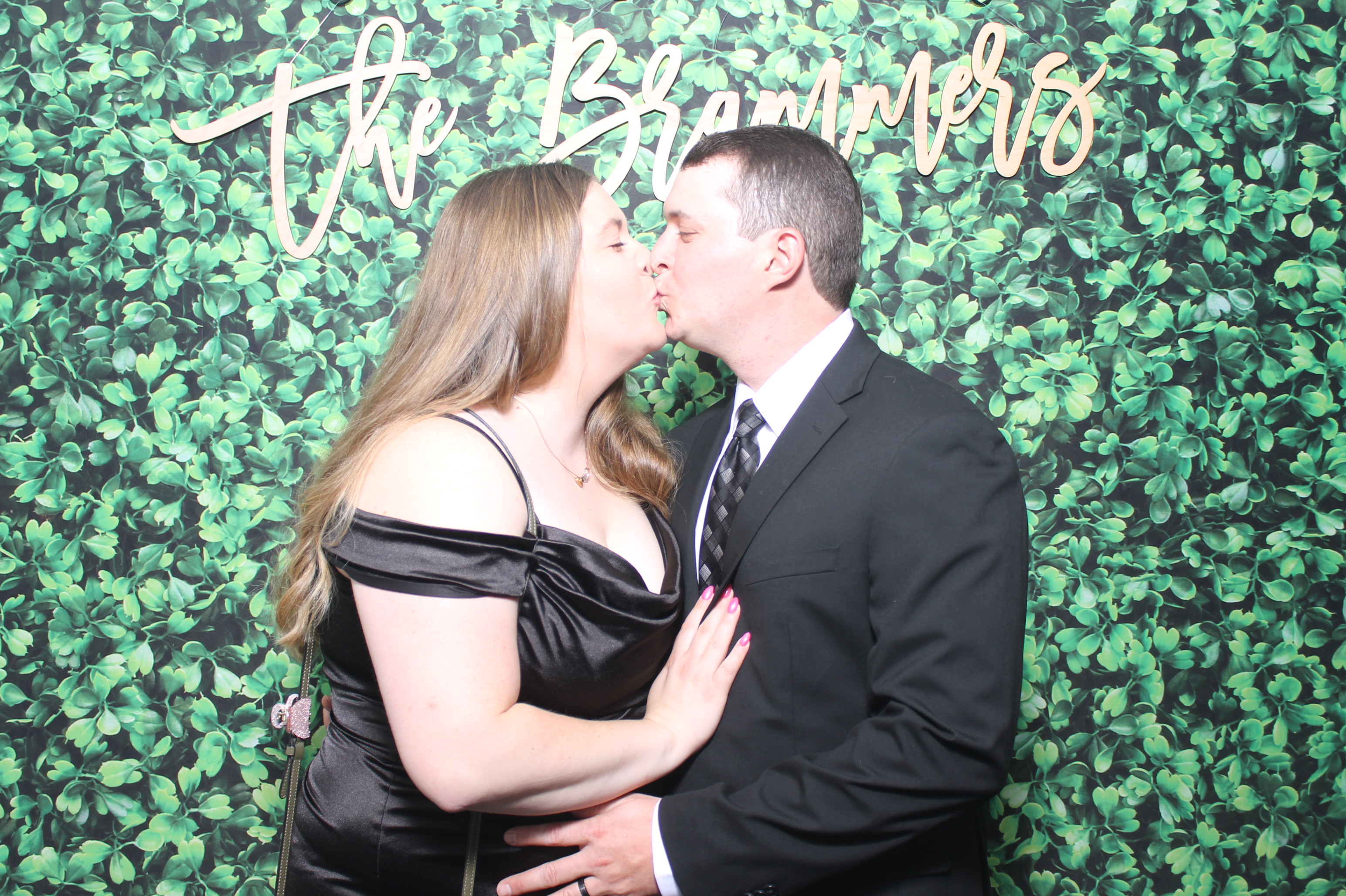 Kelly & Brandon | View more photos from the event at gallery.photoboothcincy.com/u/PhotoBoothCincy/Kelly-Brandon