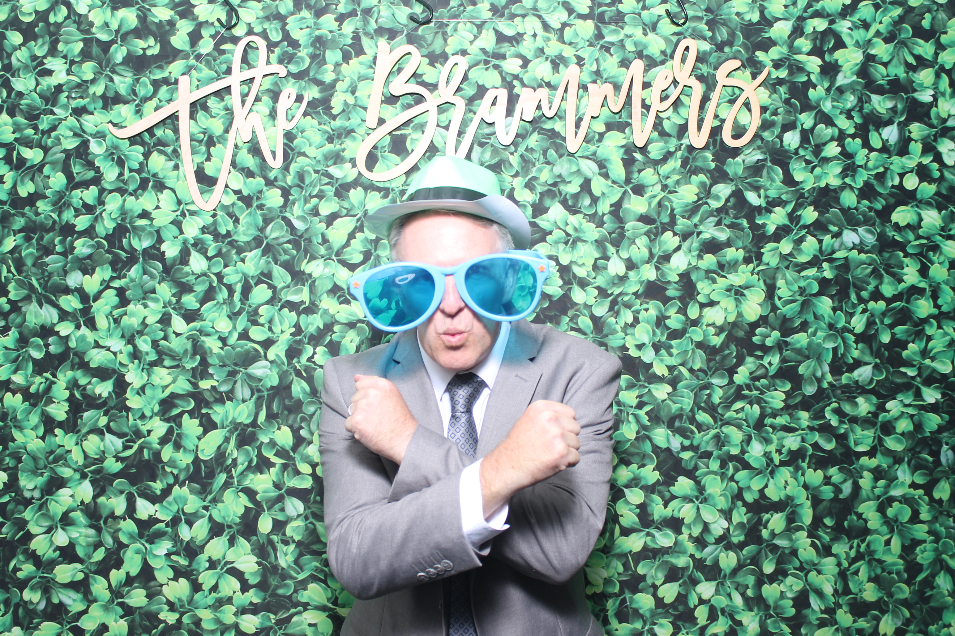 Kelly & Brandon | View more photos from the event at gallery.photoboothcincy.com/u/PhotoBoothCincy/Kelly-Brandon