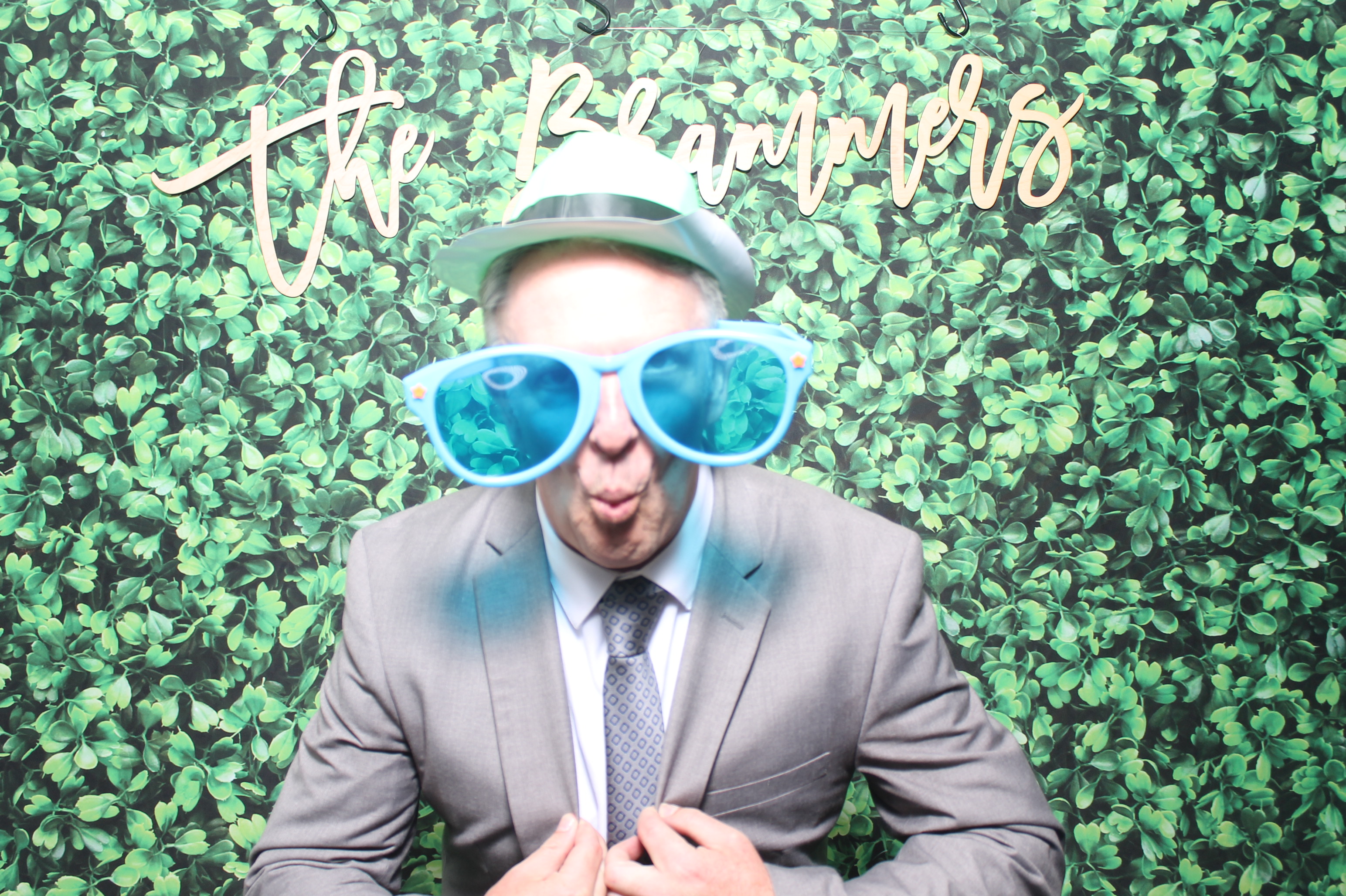 Kelly & Brandon | View more photos from the event at gallery.photoboothcincy.com/u/PhotoBoothCincy/Kelly-Brandon