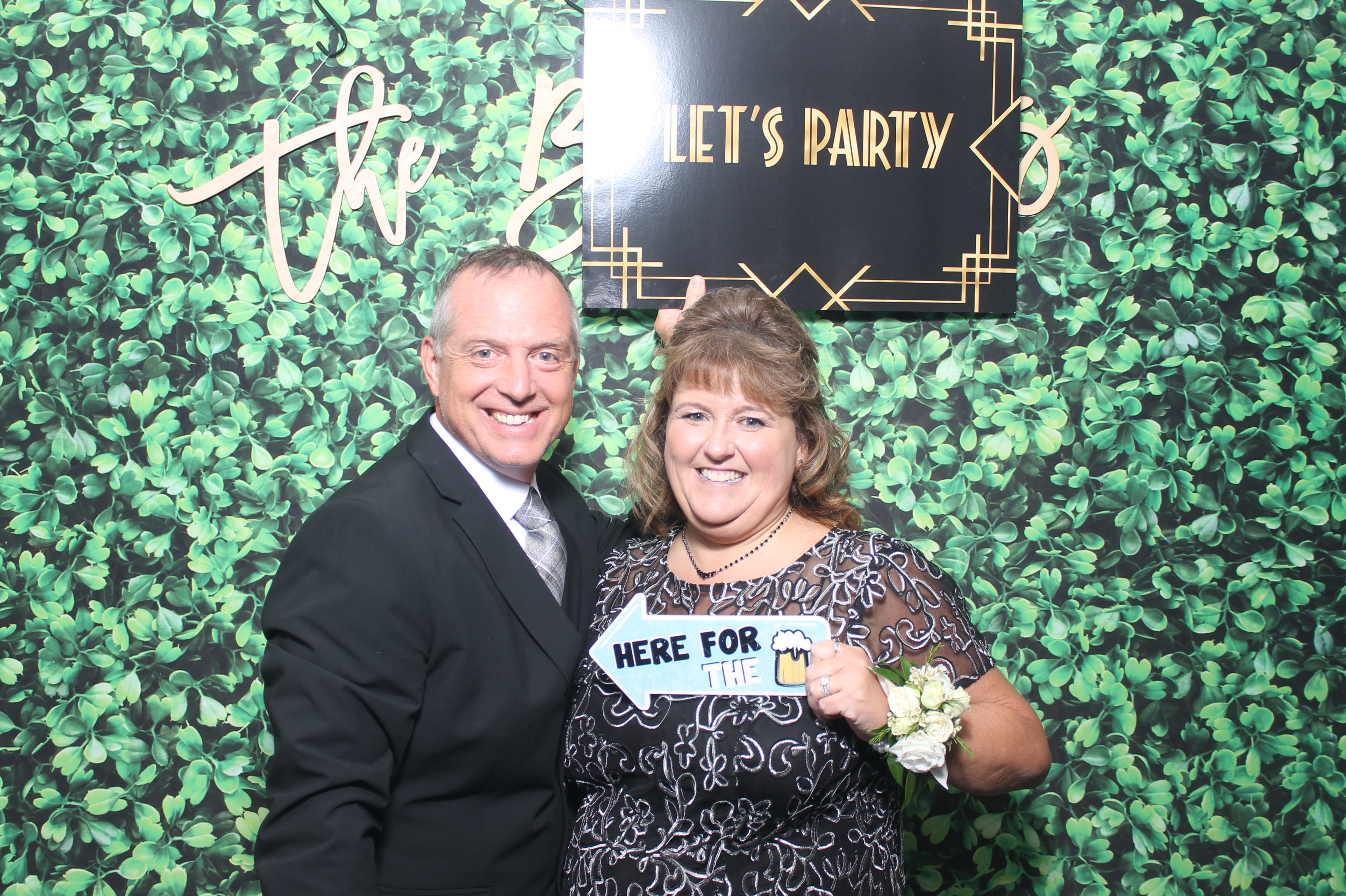 Kelly & Brandon | View more photos from the event at gallery.photoboothcincy.com/u/PhotoBoothCincy/Kelly-Brandon