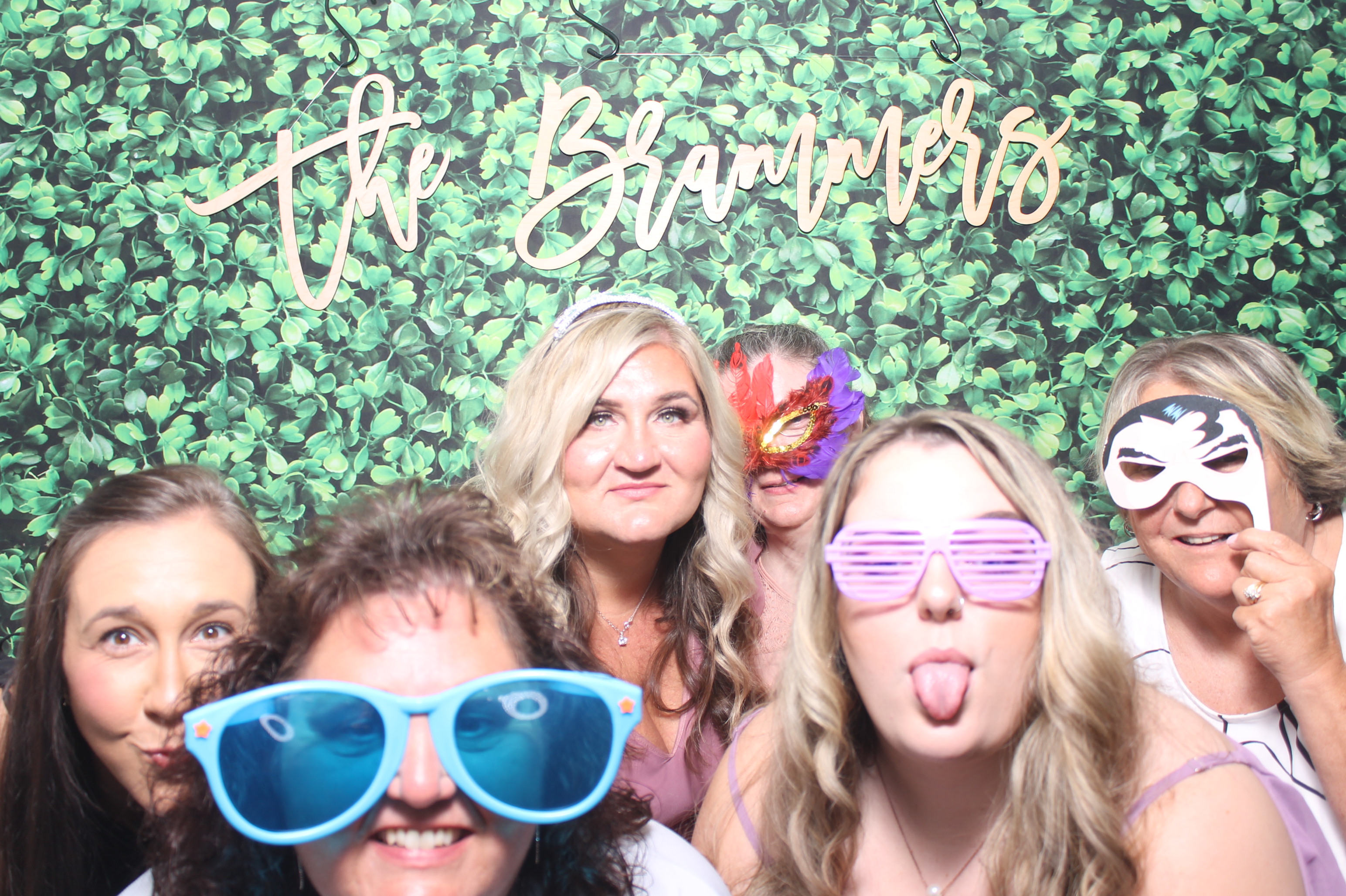 Kelly & Brandon | View more photos from the event at gallery.photoboothcincy.com/u/PhotoBoothCincy/Kelly-Brandon