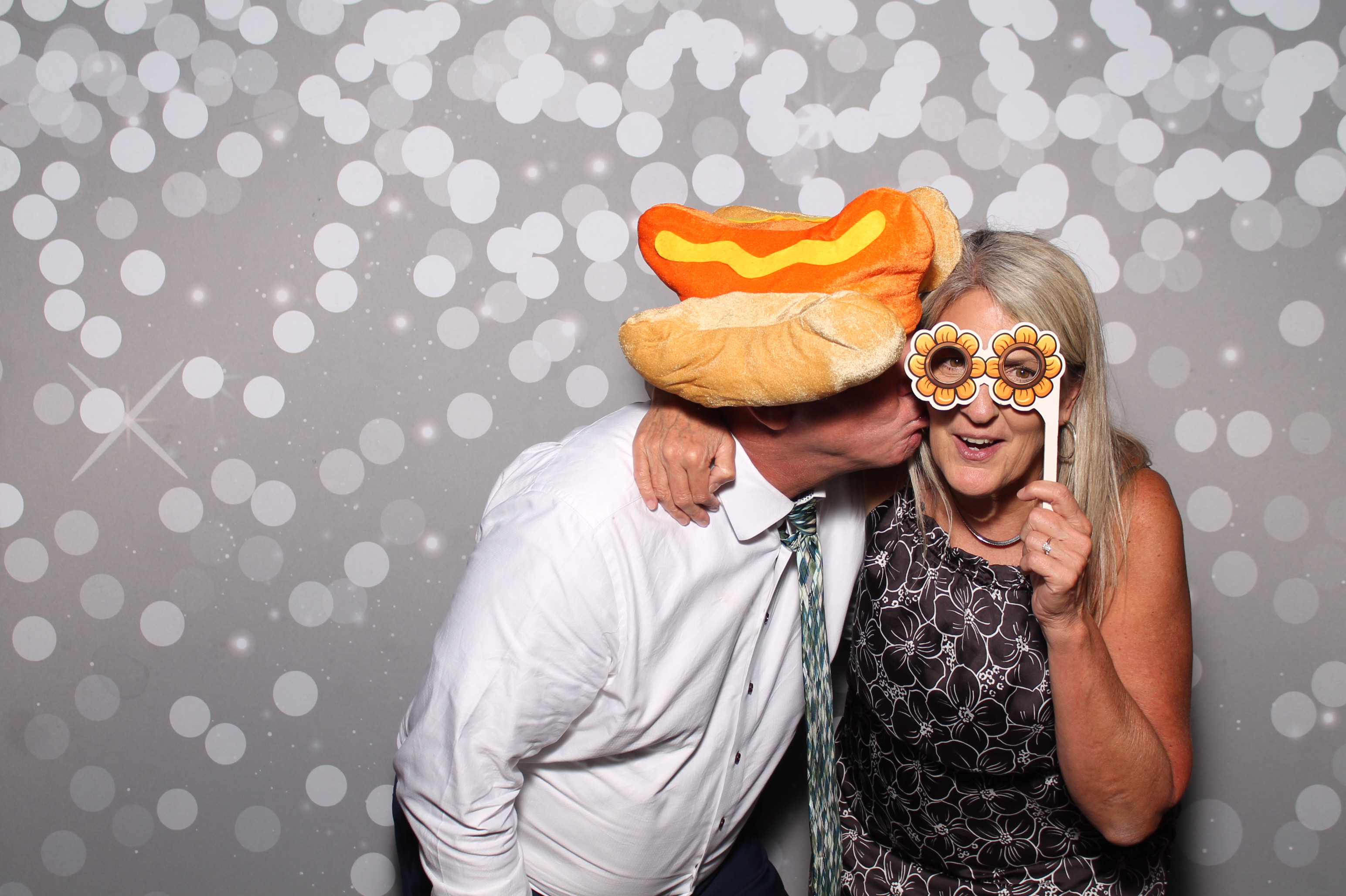 Kevin & Rachel | View more photos from the event at gallery.photoboothcincy.com/u/PhotoBoothCincy/Kevin-Rachel