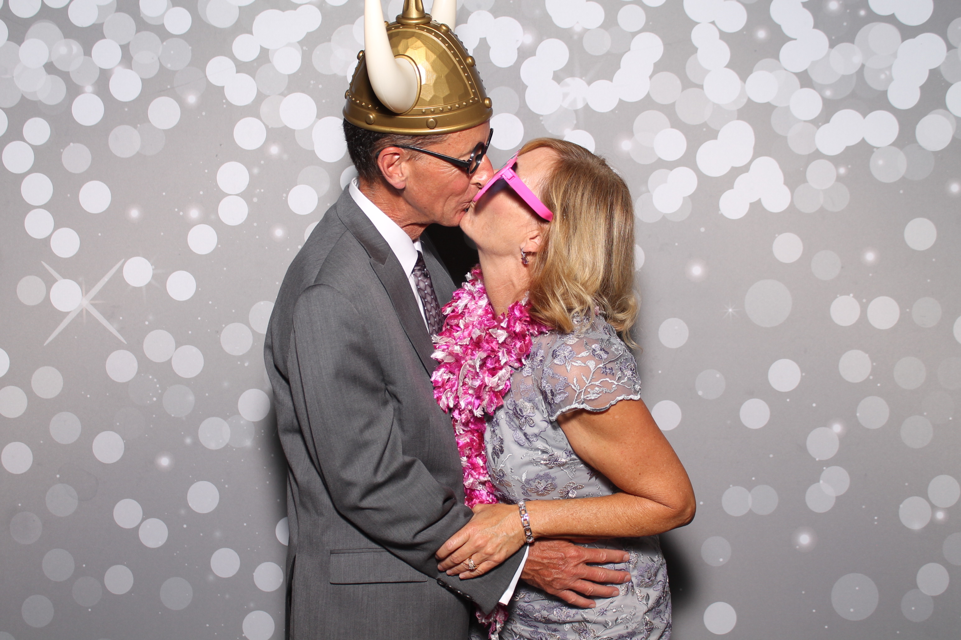 Kevin & Rachel | View more photos from the event at gallery.photoboothcincy.com/u/PhotoBoothCincy/Kevin-Rachel