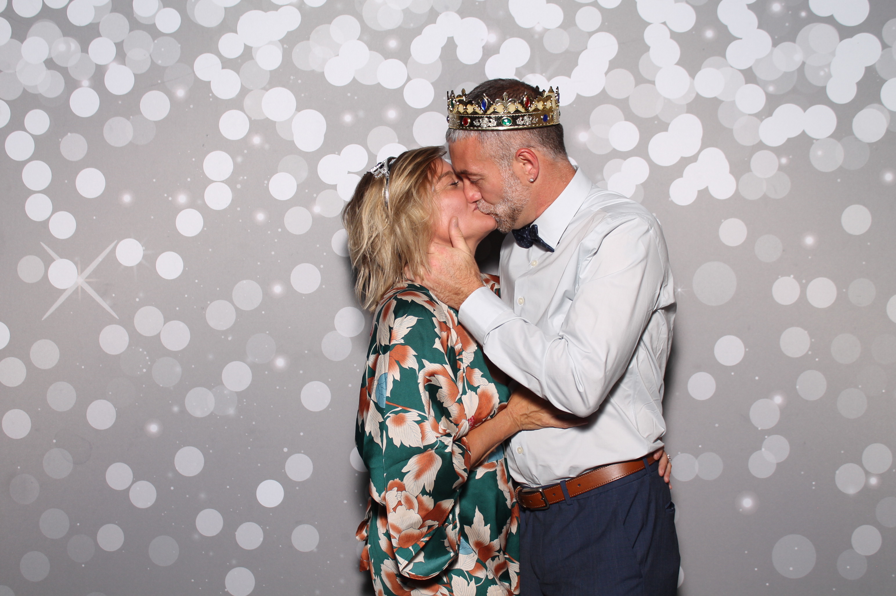 Kevin & Rachel | View more photos from the event at gallery.photoboothcincy.com/u/PhotoBoothCincy/Kevin-Rachel