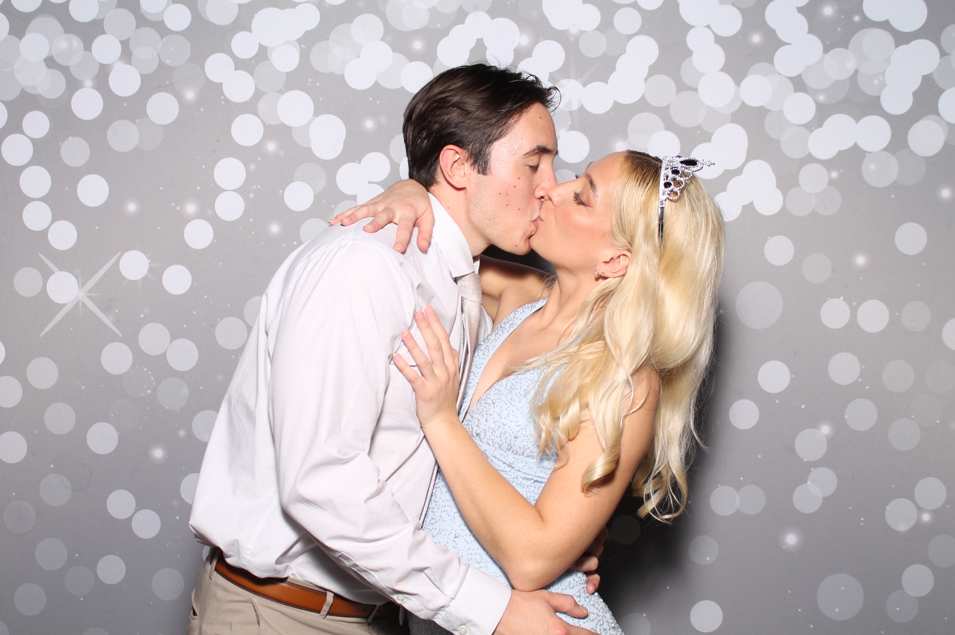 Kevin & Rachel | View more photos from the event at gallery.photoboothcincy.com/u/PhotoBoothCincy/Kevin-Rachel