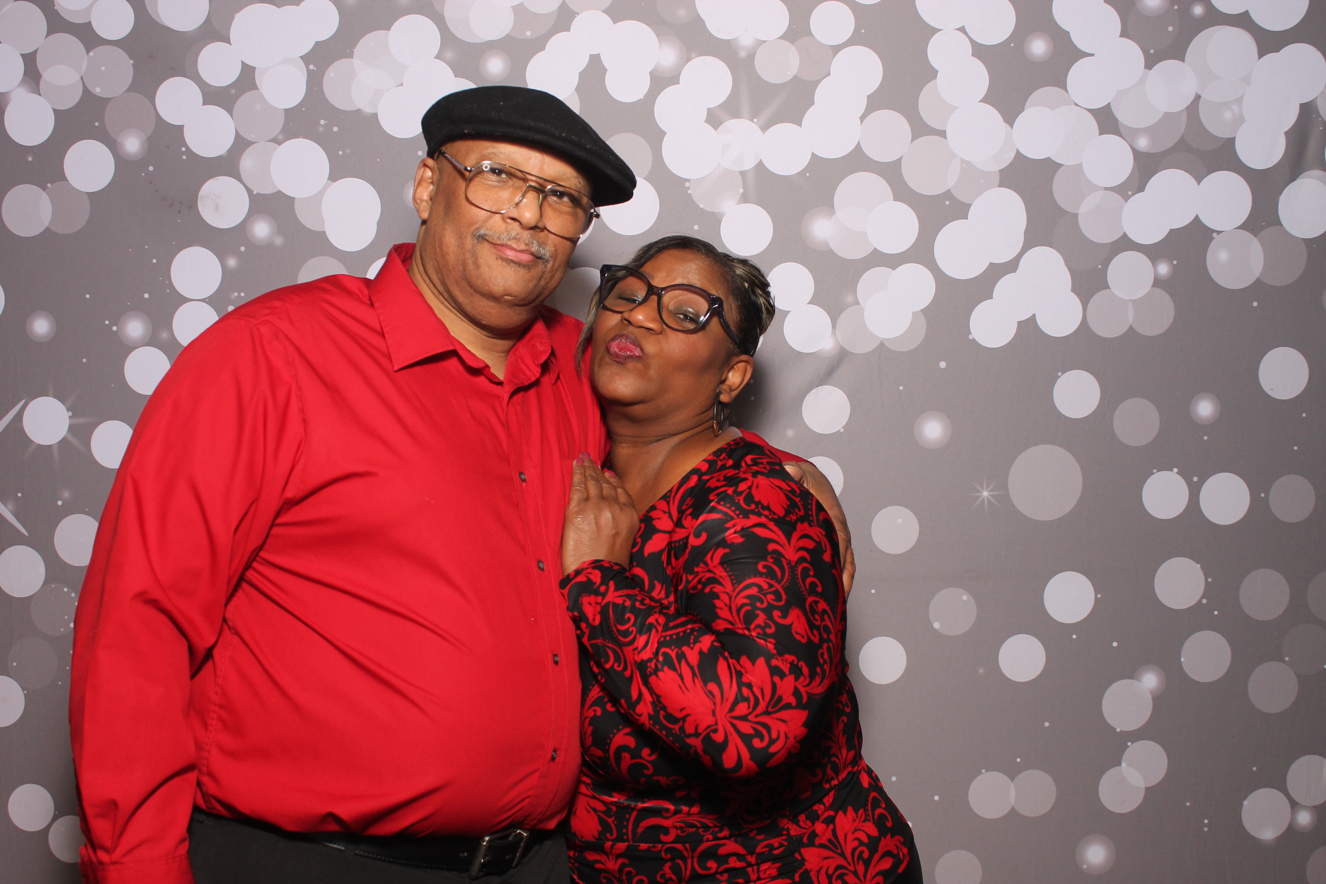 Key Source Holiday Party | View more photos from the event at gallery.photoboothcincy.com/u/PhotoBoothCincy/Key-Source-Holiday-Party