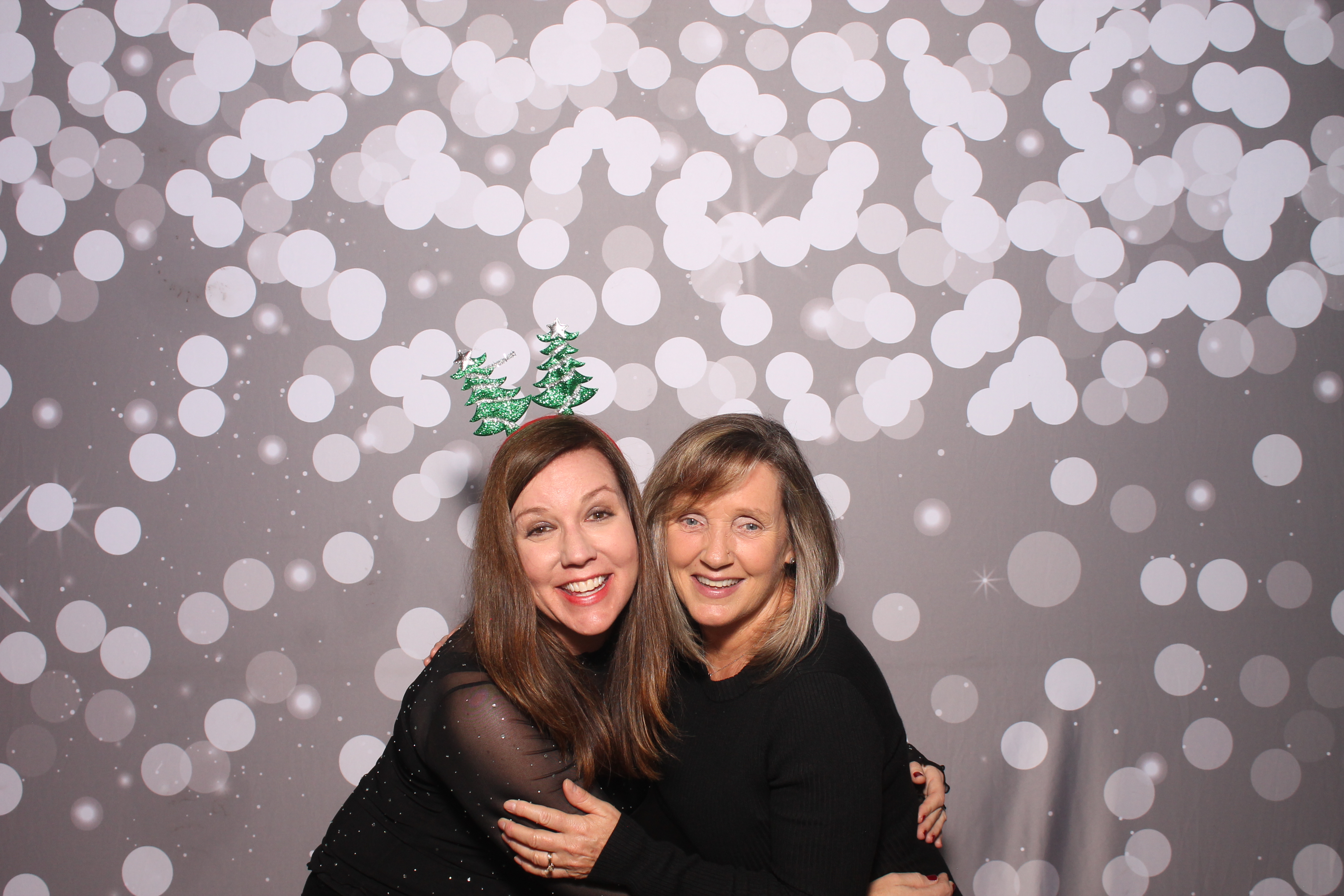 Key Source Holiday Party | View more photos from the event at gallery.photoboothcincy.com/u/PhotoBoothCincy/Key-Source-Holiday-Party