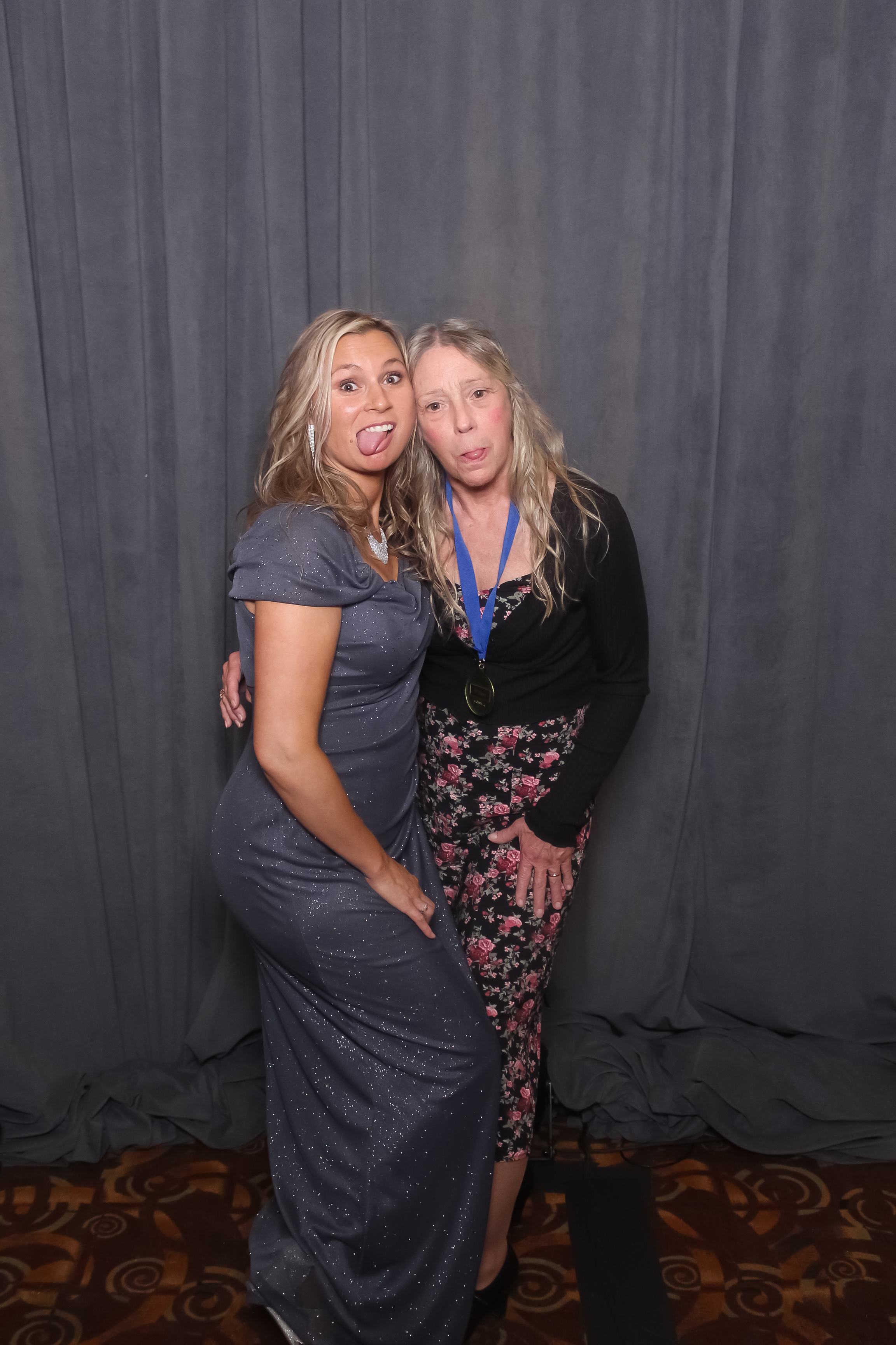 Kroger Barney Gala | View more photos from the event at gallery.photoboothcincy.com/u/PhotoBoothCincy/Kroger-Barney-Gala