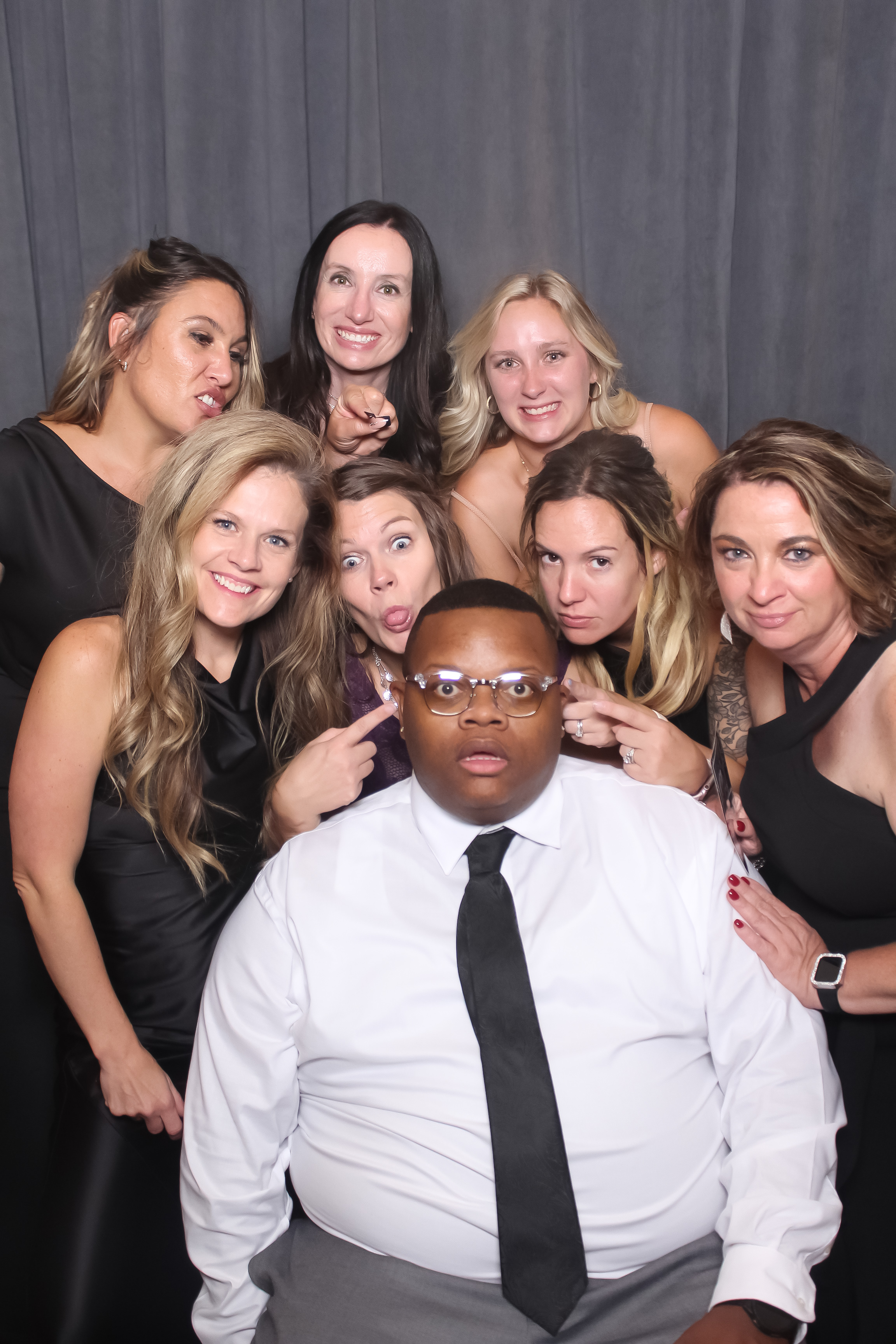 Kroger Barney Gala | View more photos from the event at gallery.photoboothcincy.com/u/PhotoBoothCincy/Kroger-Barney-Gala
