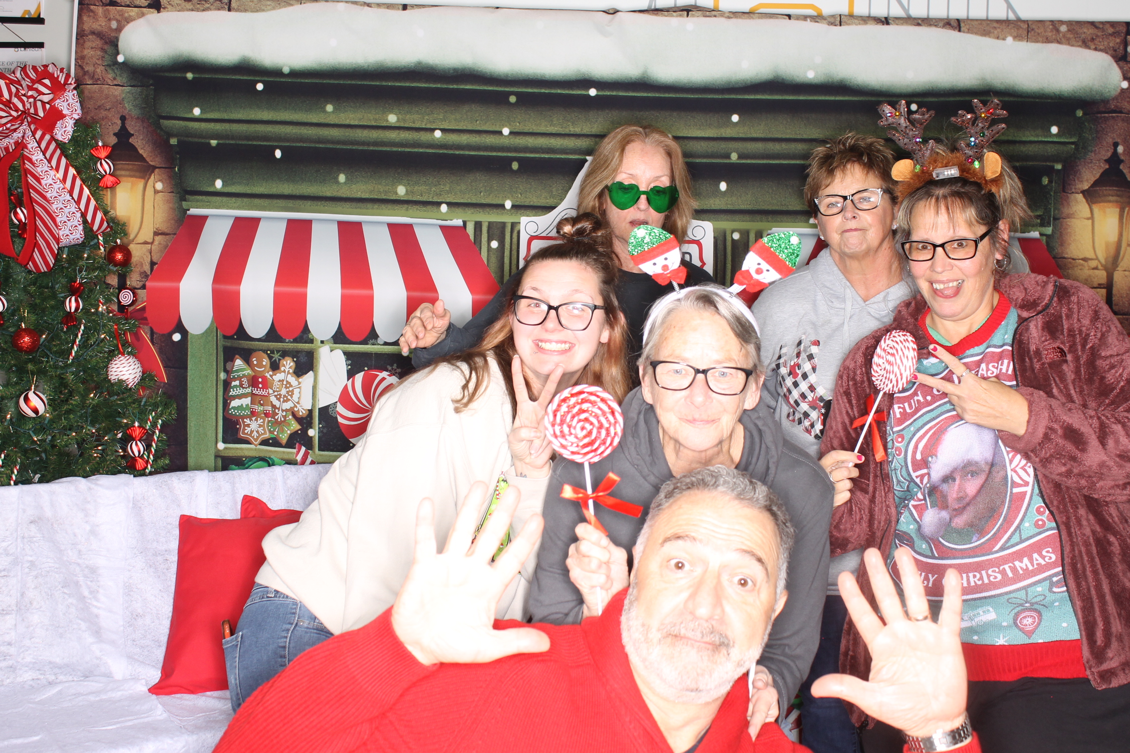 Lahlouh Holiday Party | View more photos from the event at gallery.photoboothcincy.com/u/PhotoBoothCincy/Lahlouh-Holiday-Party