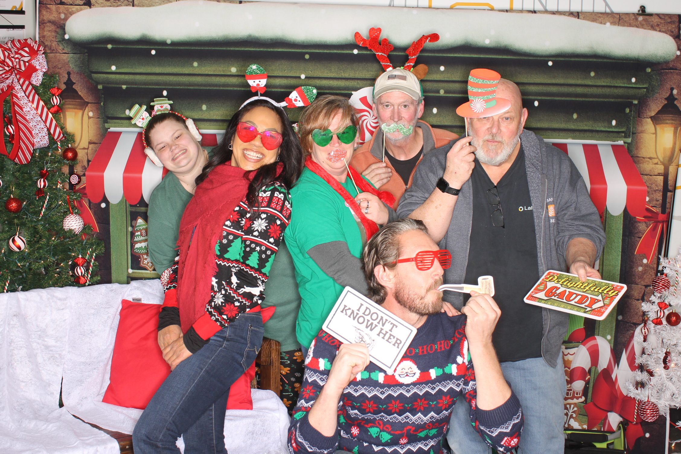 Lahlouh Holiday Party | View more photos from the event at gallery.photoboothcincy.com/u/PhotoBoothCincy/Lahlouh-Holiday-Party