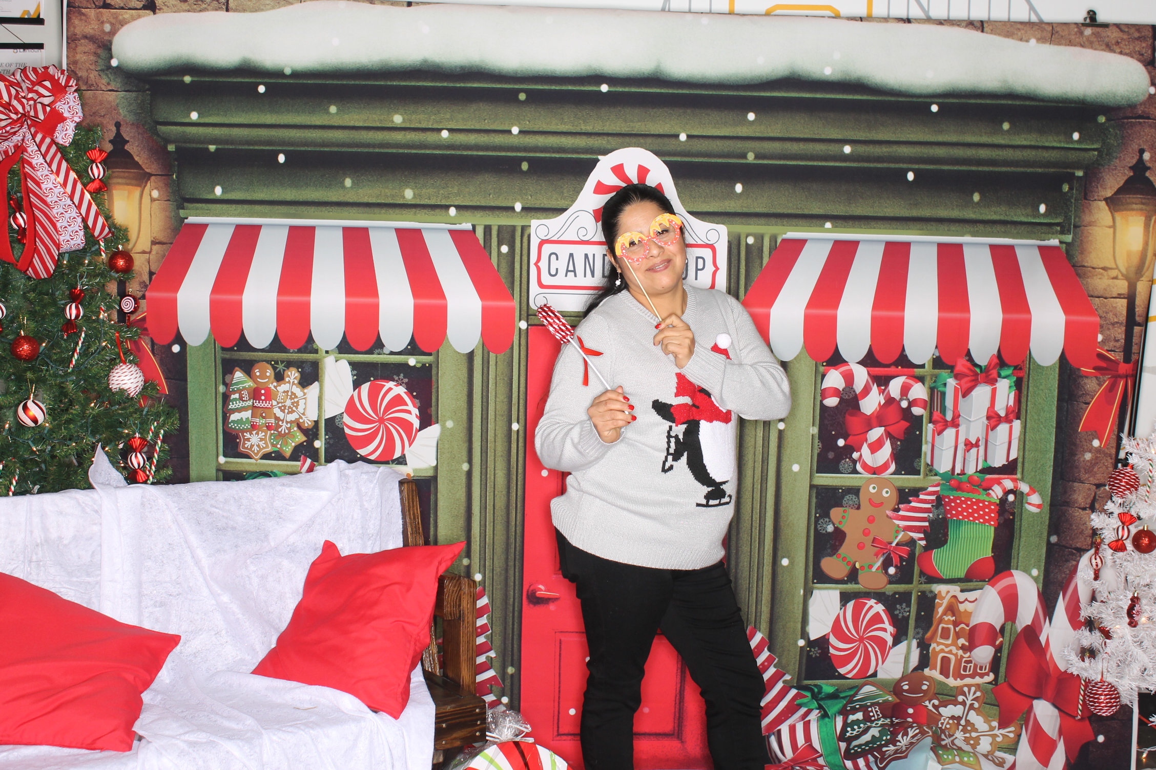 Lahlouh Holiday Party | View more photos from the event at gallery.photoboothcincy.com/u/PhotoBoothCincy/Lahlouh-Holiday-Party