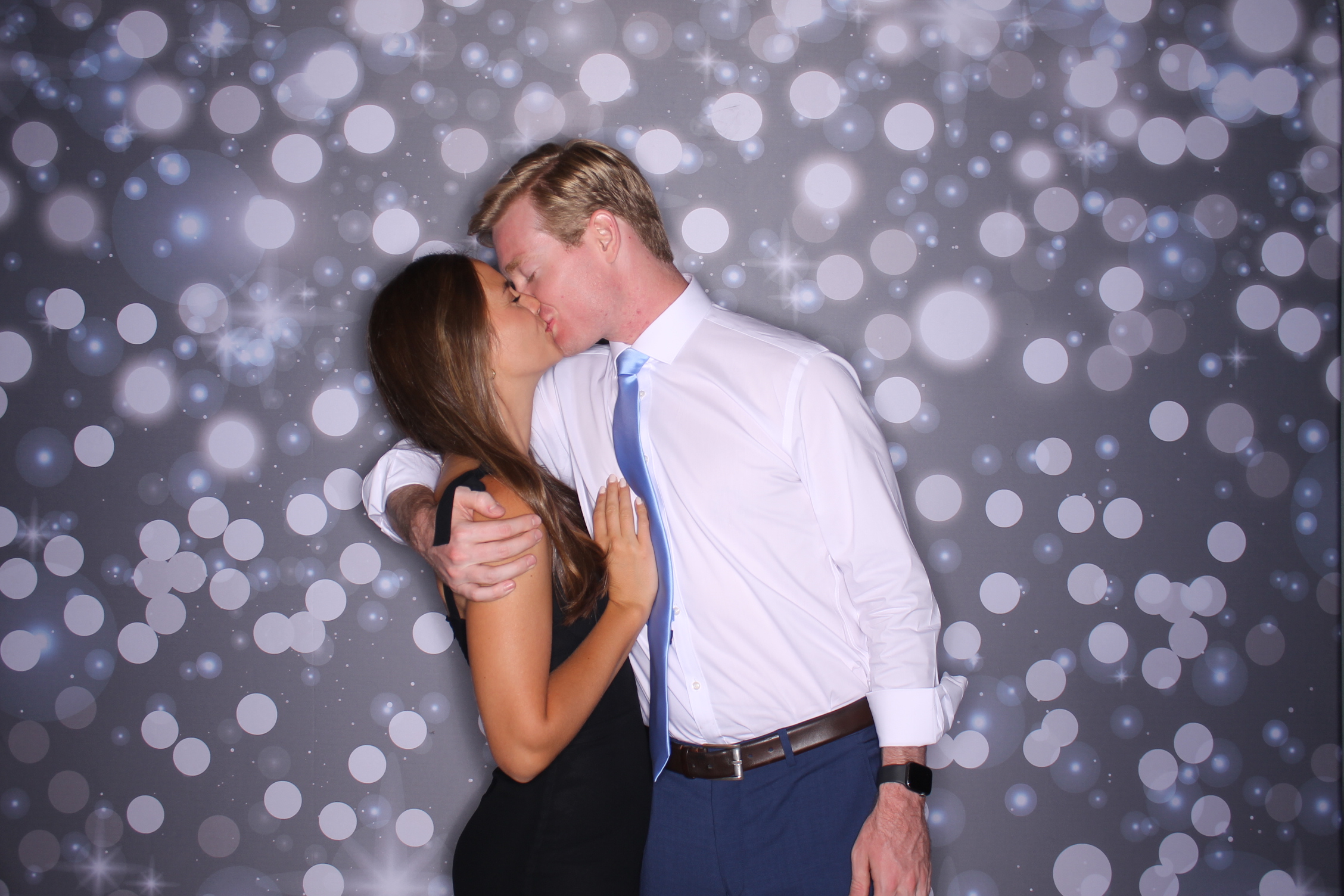 Laura & Chase | View more photos from the event at gallery.photoboothcincy.com/u/PhotoBoothCincy/Laura-Chase
