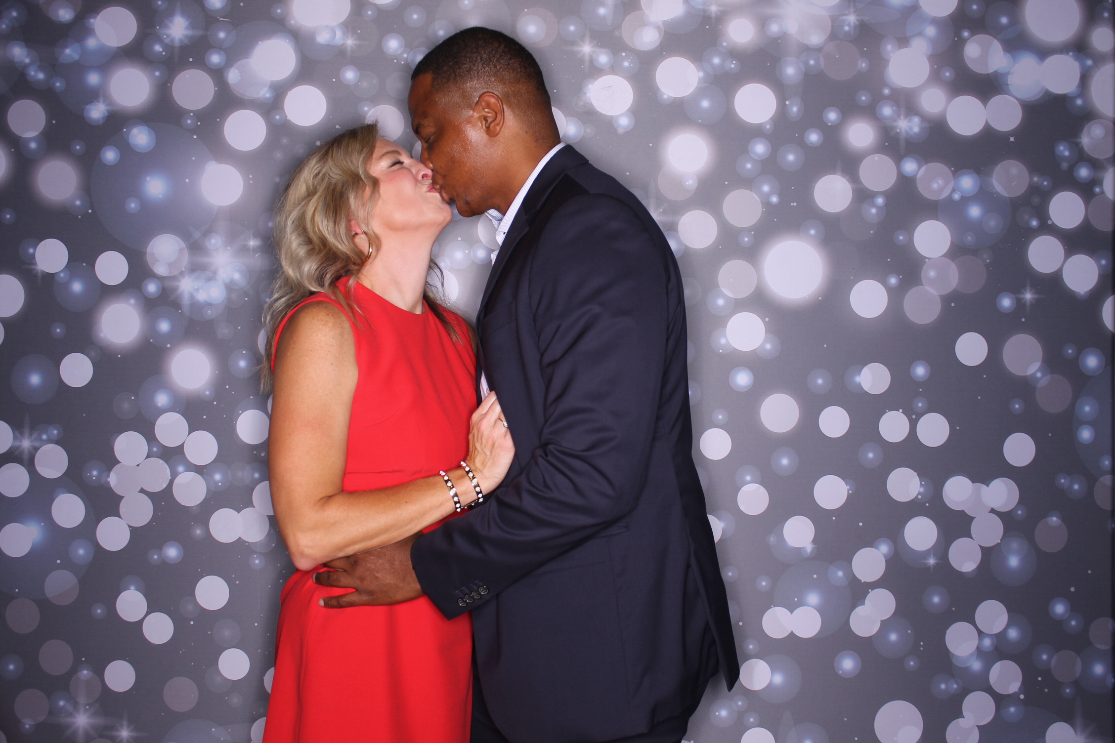Laura & Chase | View more photos from the event at gallery.photoboothcincy.com/u/PhotoBoothCincy/Laura-Chase
