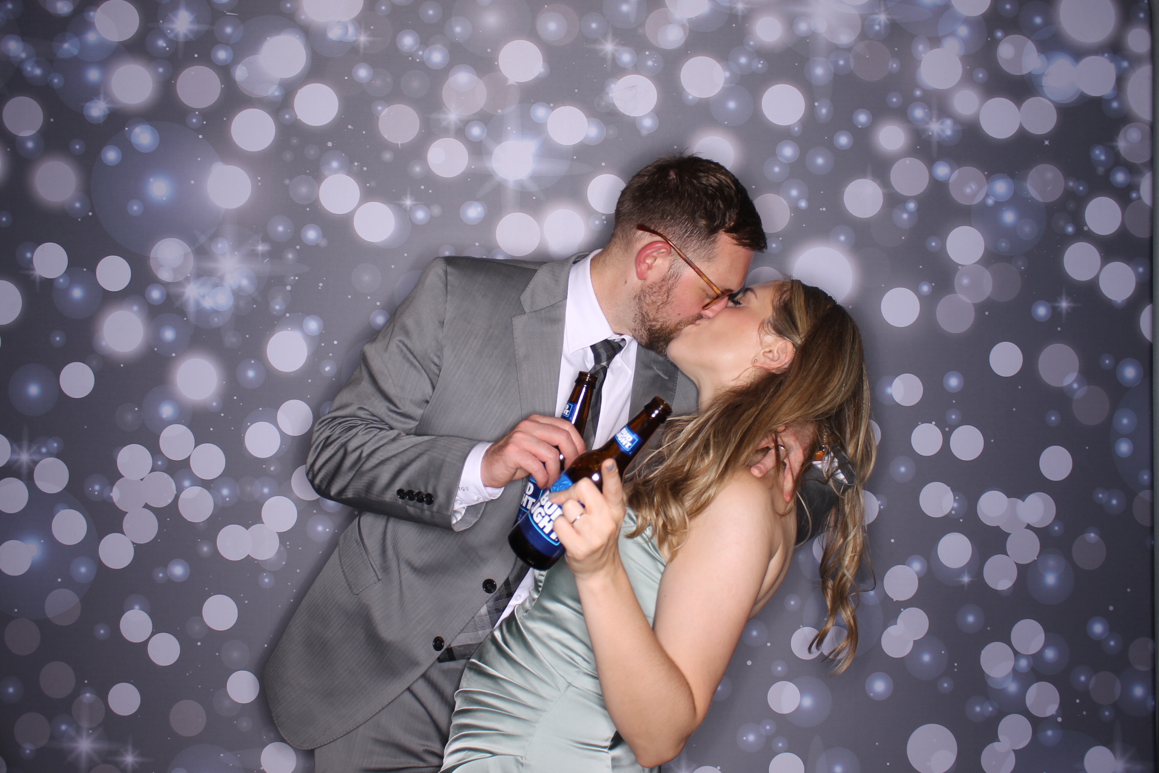 Laura & Chase | View more photos from the event at gallery.photoboothcincy.com/u/PhotoBoothCincy/Laura-Chase