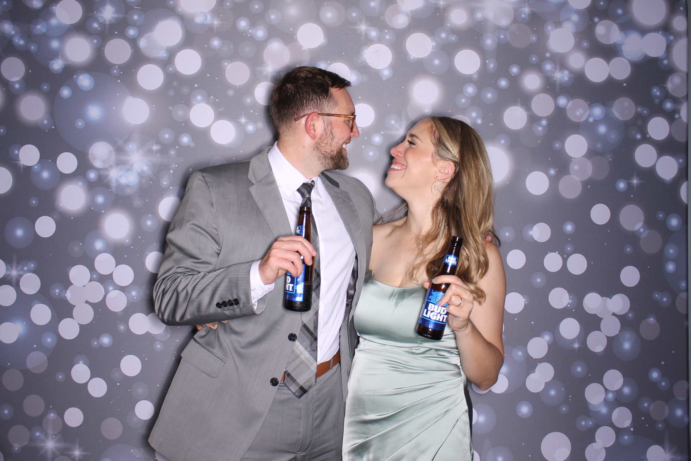 Laura & Chase | View more photos from the event at gallery.photoboothcincy.com/u/PhotoBoothCincy/Laura-Chase