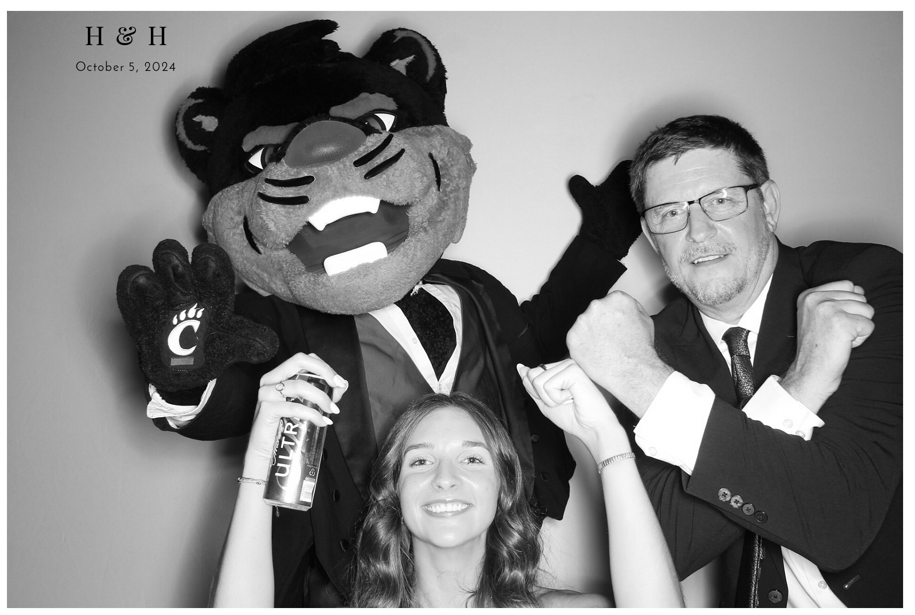 Laura Lamb Reception | View more photos from the event at gallery.photoboothcincy.com/u/PhotoBoothCincy/Laura-Lamb-Reception